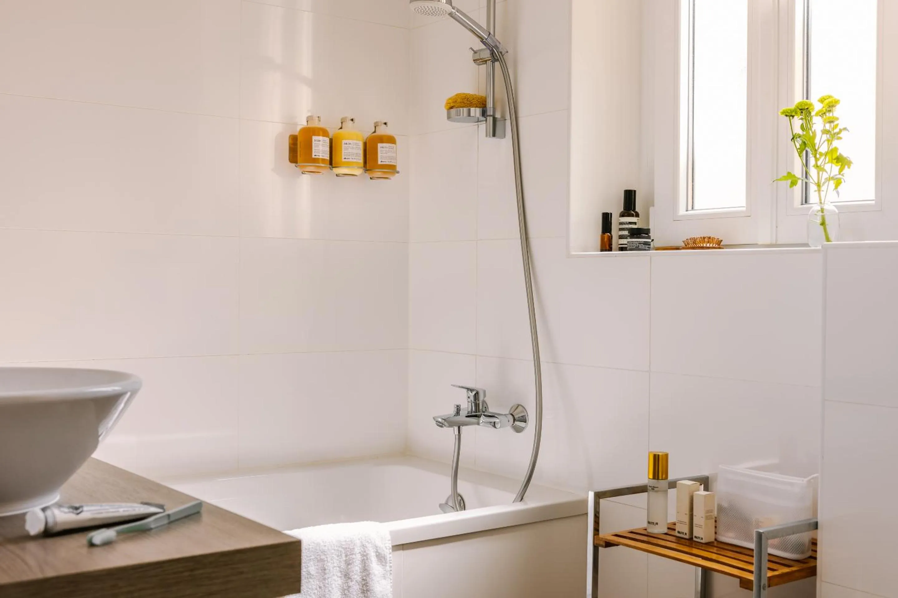 Yelo Belle Epoque powered by Sonder