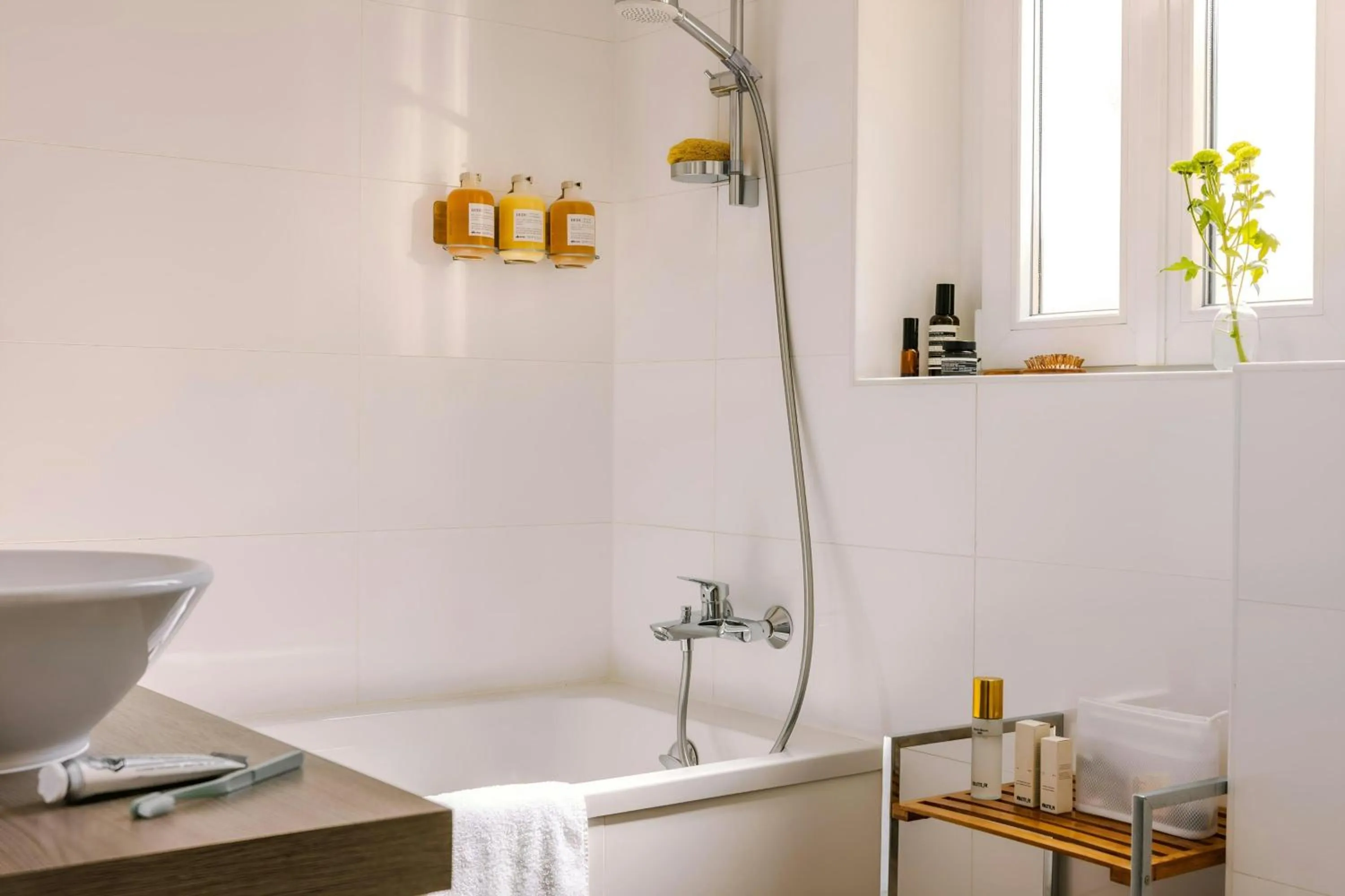 Bathroom in Yelo Belle Epoque Hotel Centre Ville, Sonder by Marriott Bonvoy