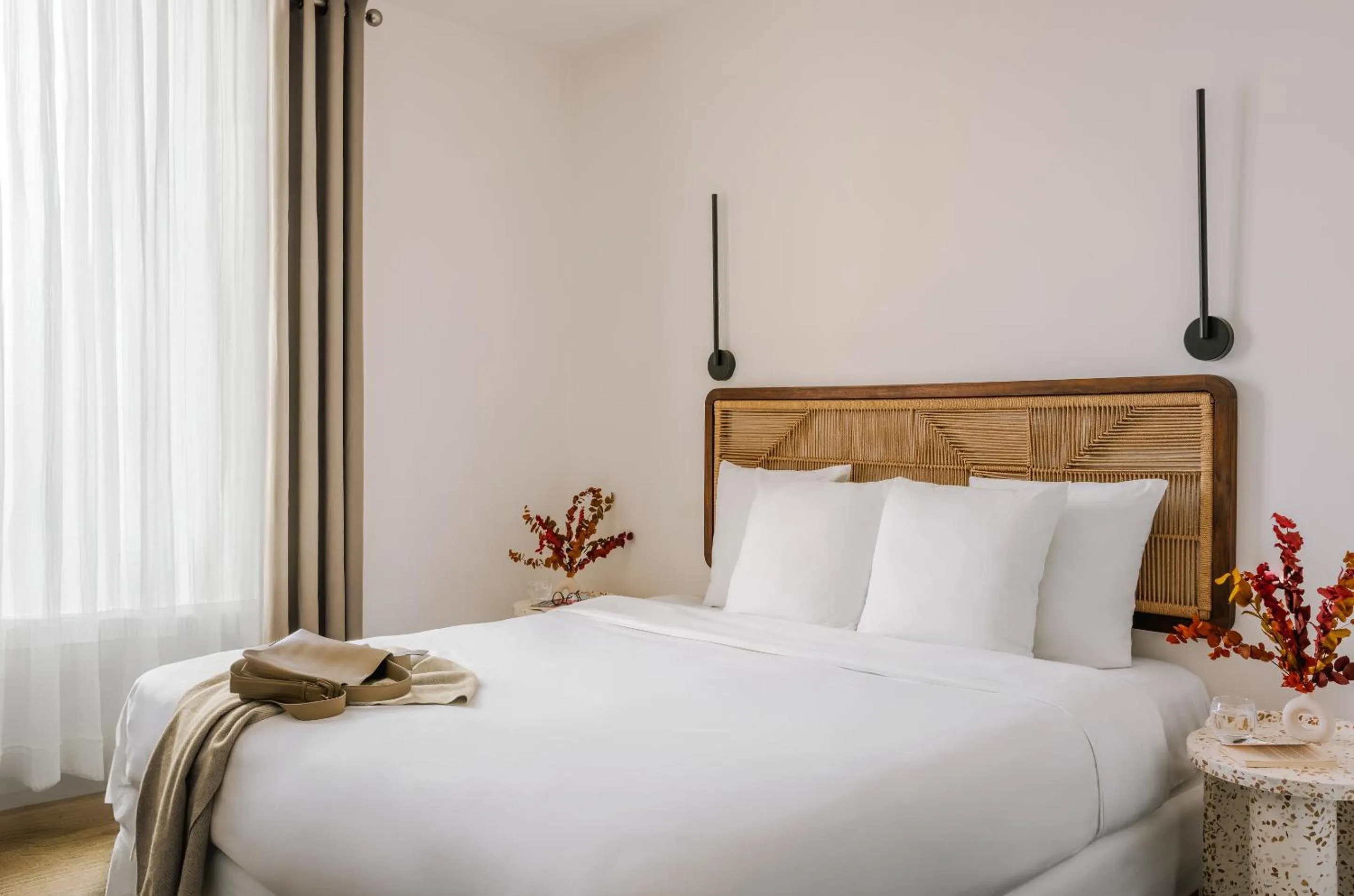 Bed in Yelo Belle Epoque powered by Sonder