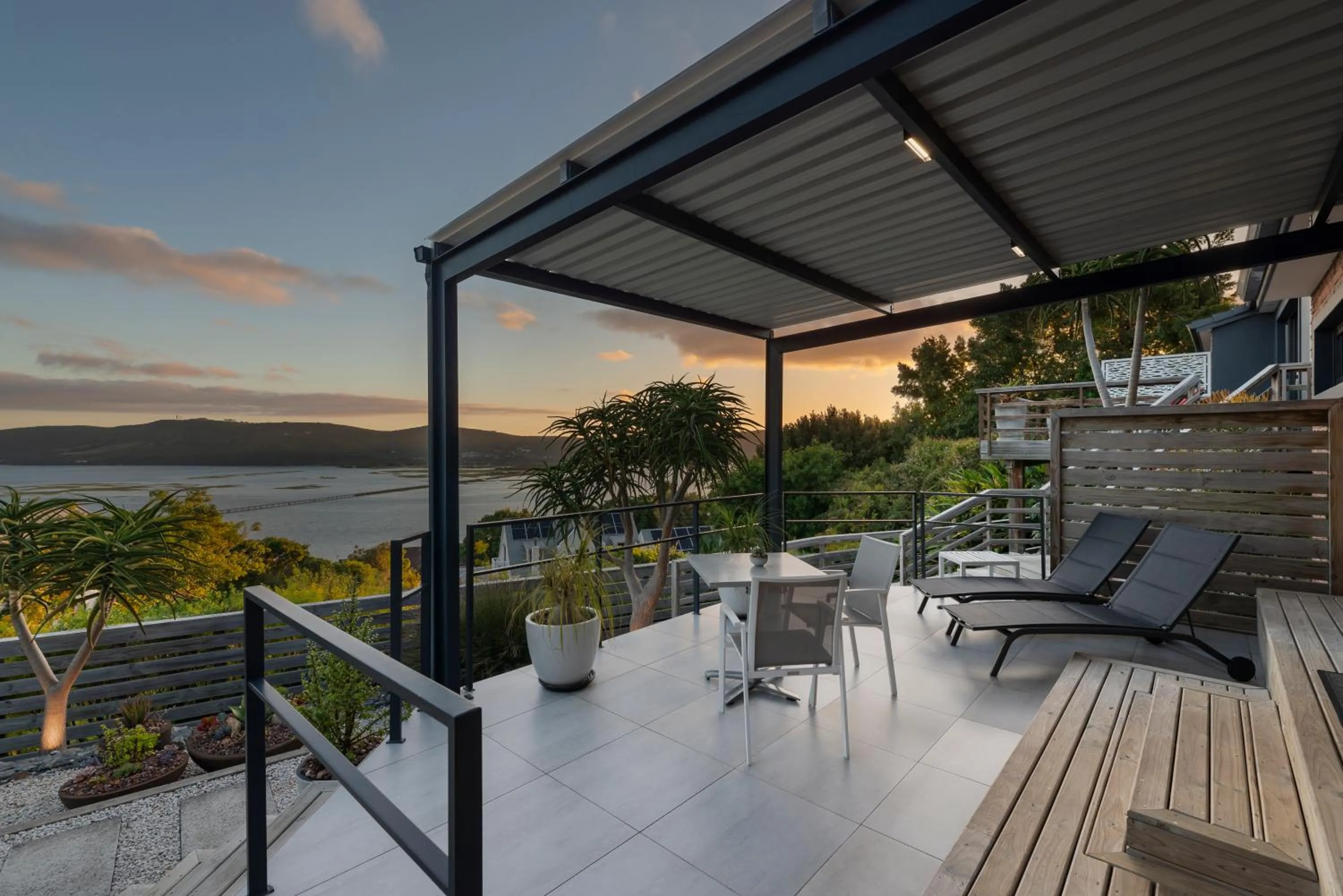 King Room with Balcony in THEBLOEM Guest Suites by Knysna Paradise Collection