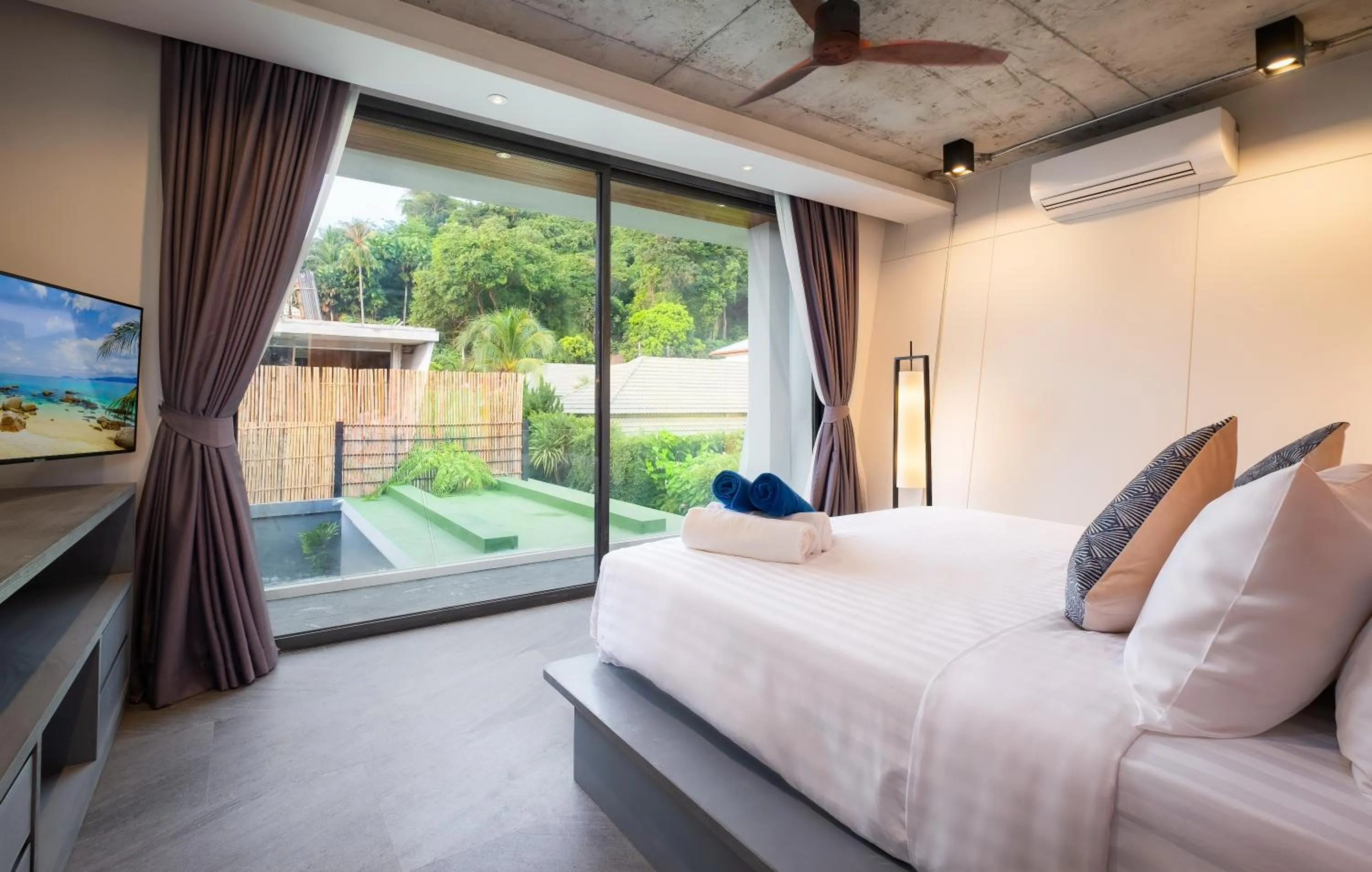 Bedroom, Bed in Karon Beach Pool Villa - Sha Extra Plus