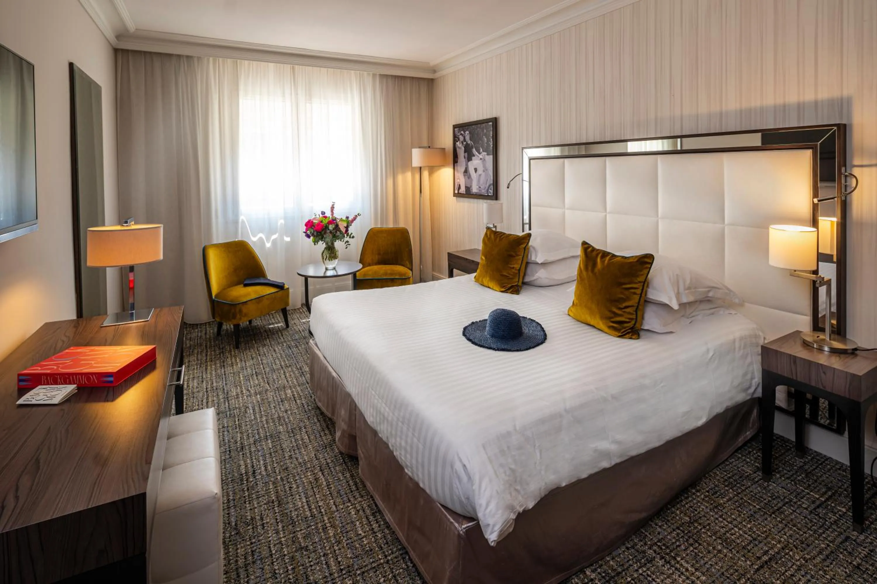 Bed in Hôtel Le Canberra