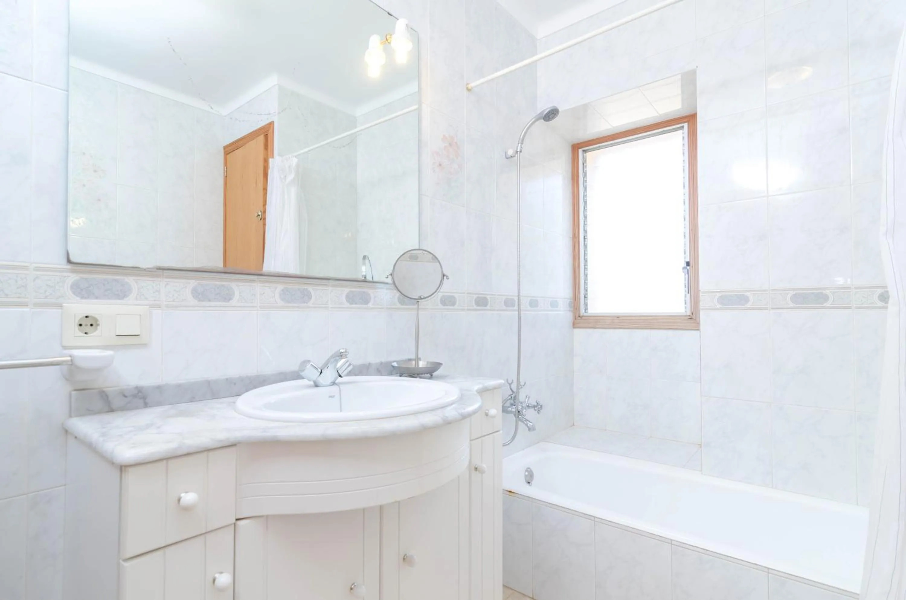 Bathroom in Torre Marina (Alga Marina)