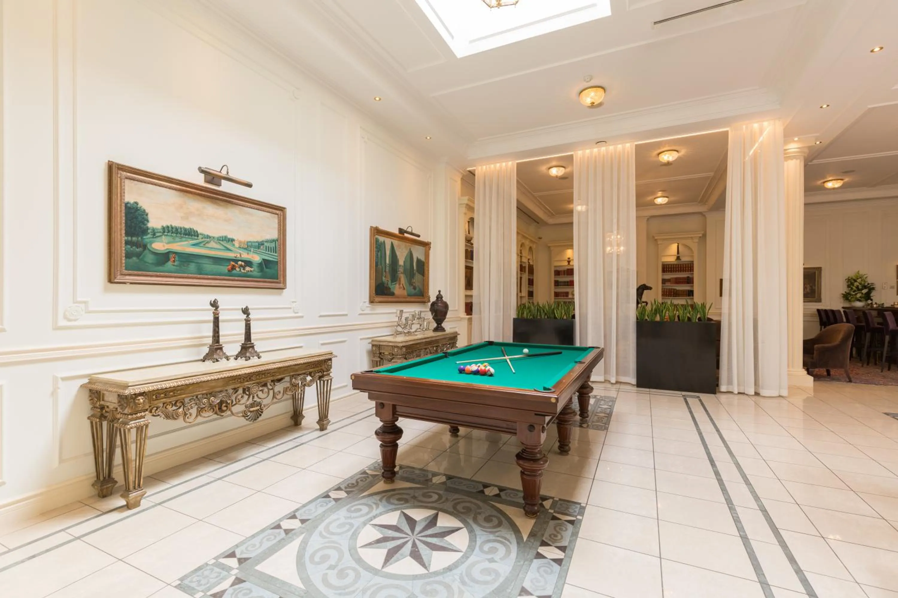 Billiard in Stanhope Hotel by Thon Hotels