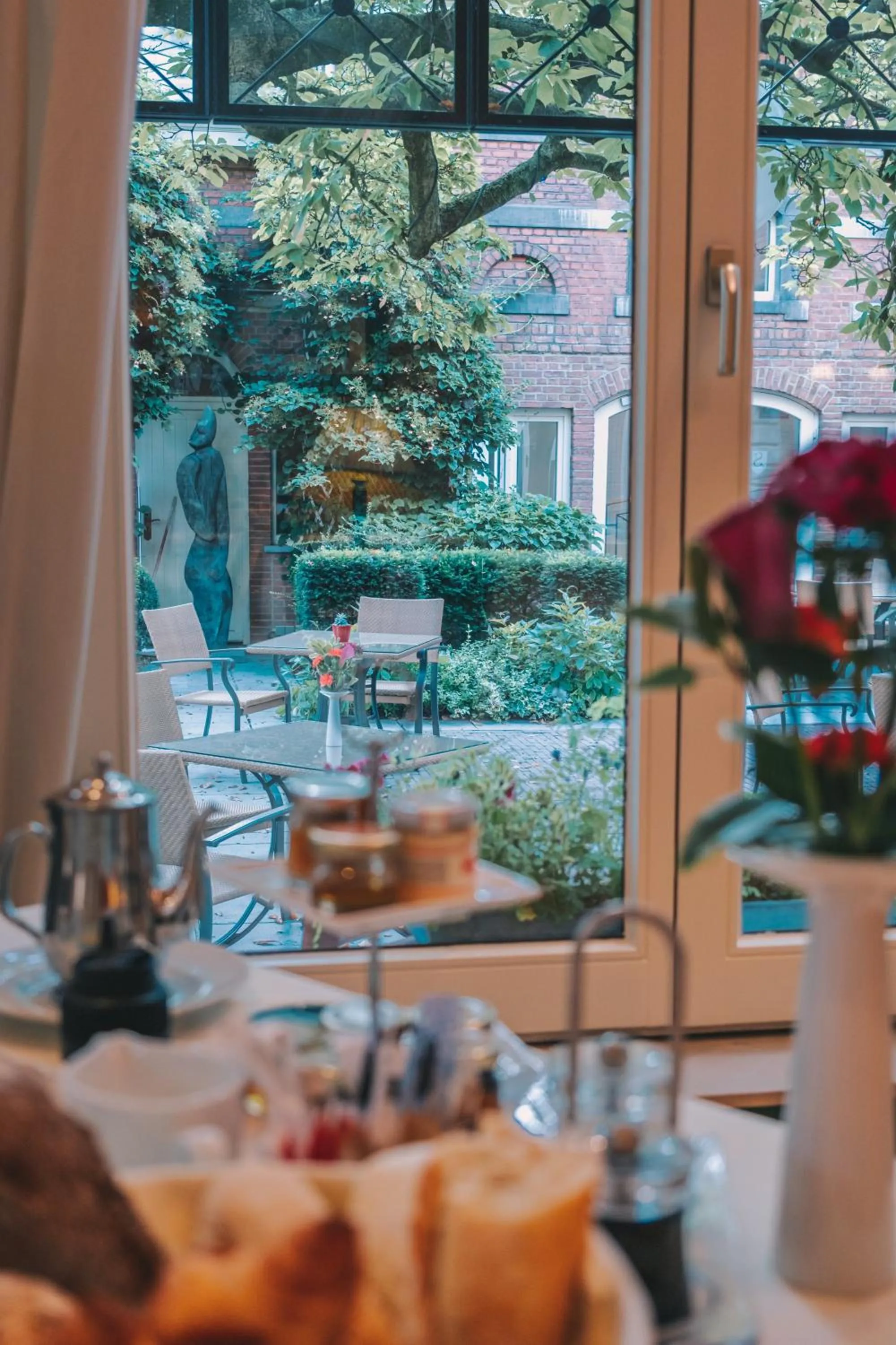 Seating area in Stanhope Hotel by Thon Hotels
