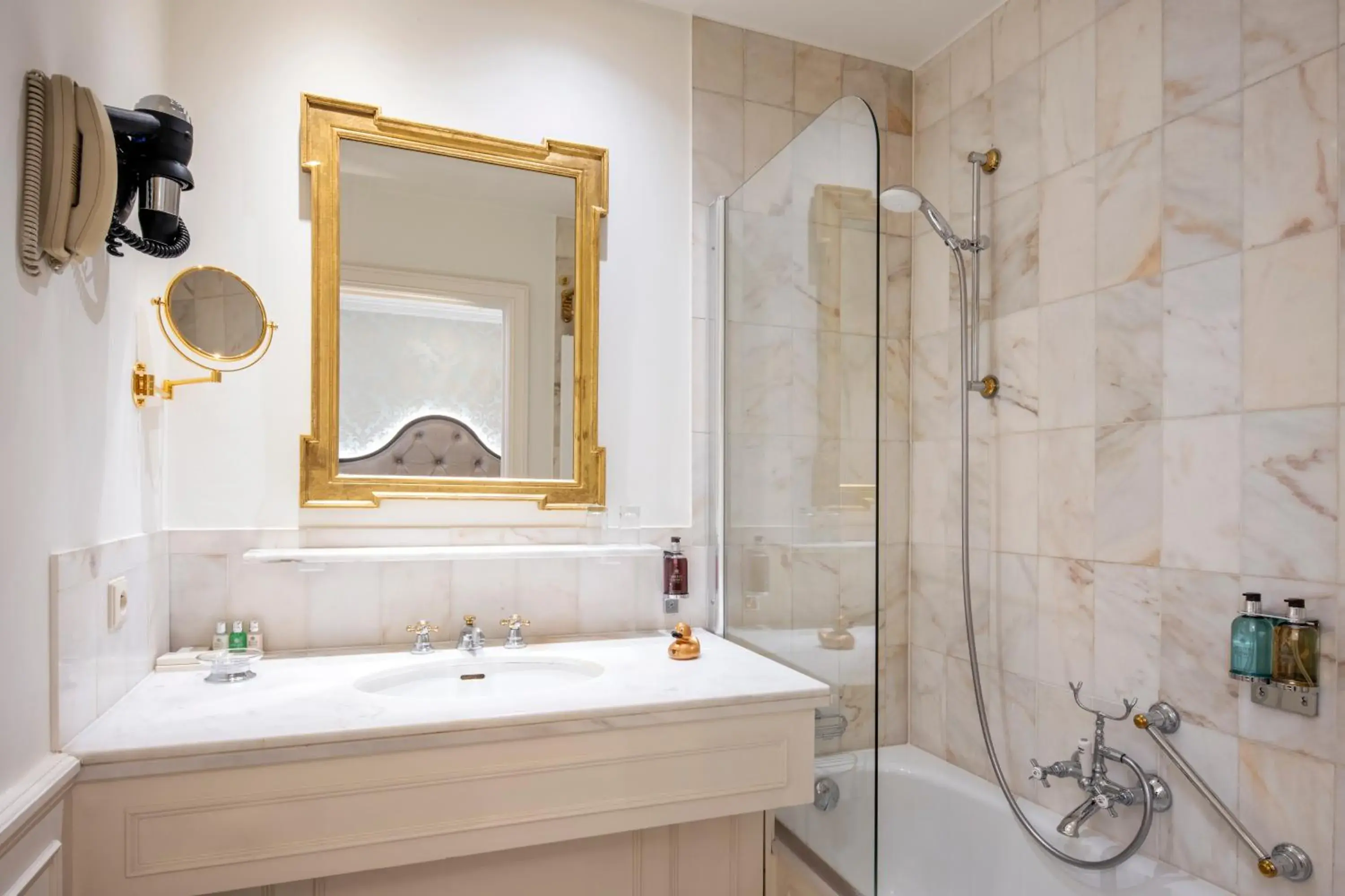 Classic Single Room in Stanhope Hotel by Thon Hotels Classic Single Room in Stanhope Hotel by Thon Hotels