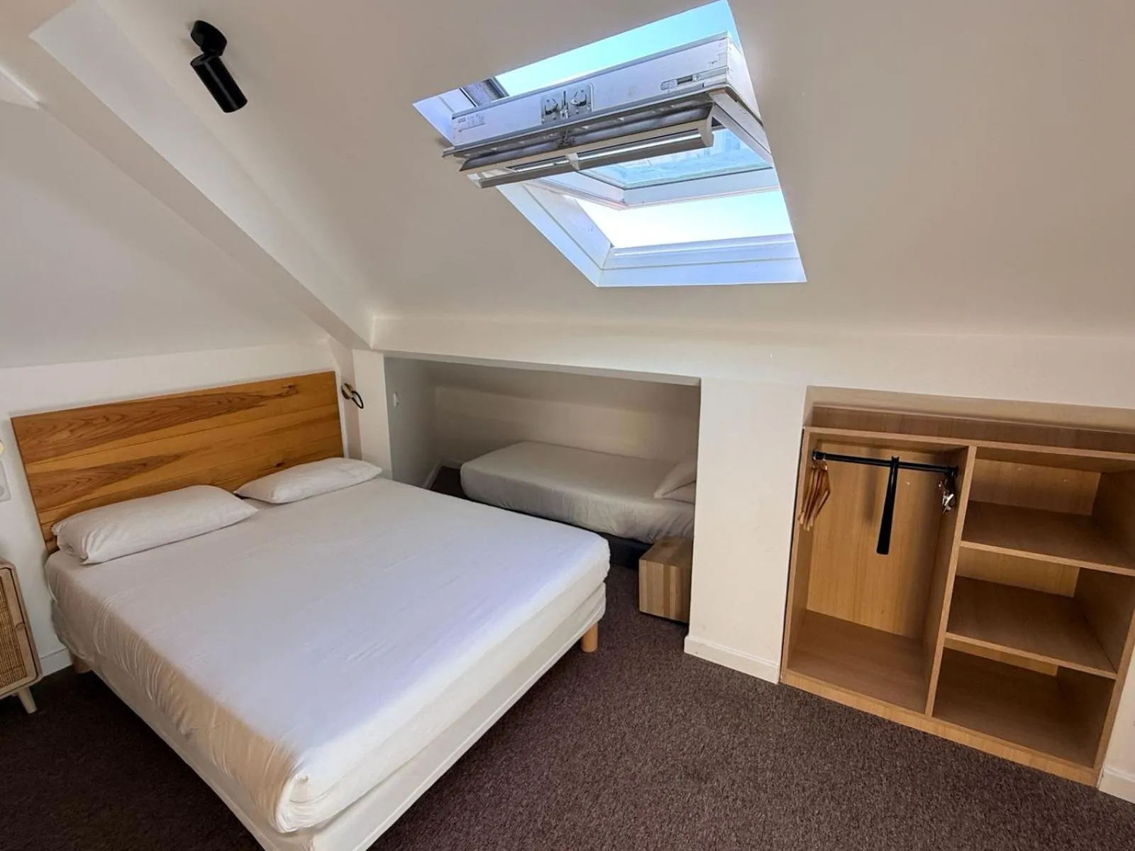 Bed in Hôtel P.L.M.