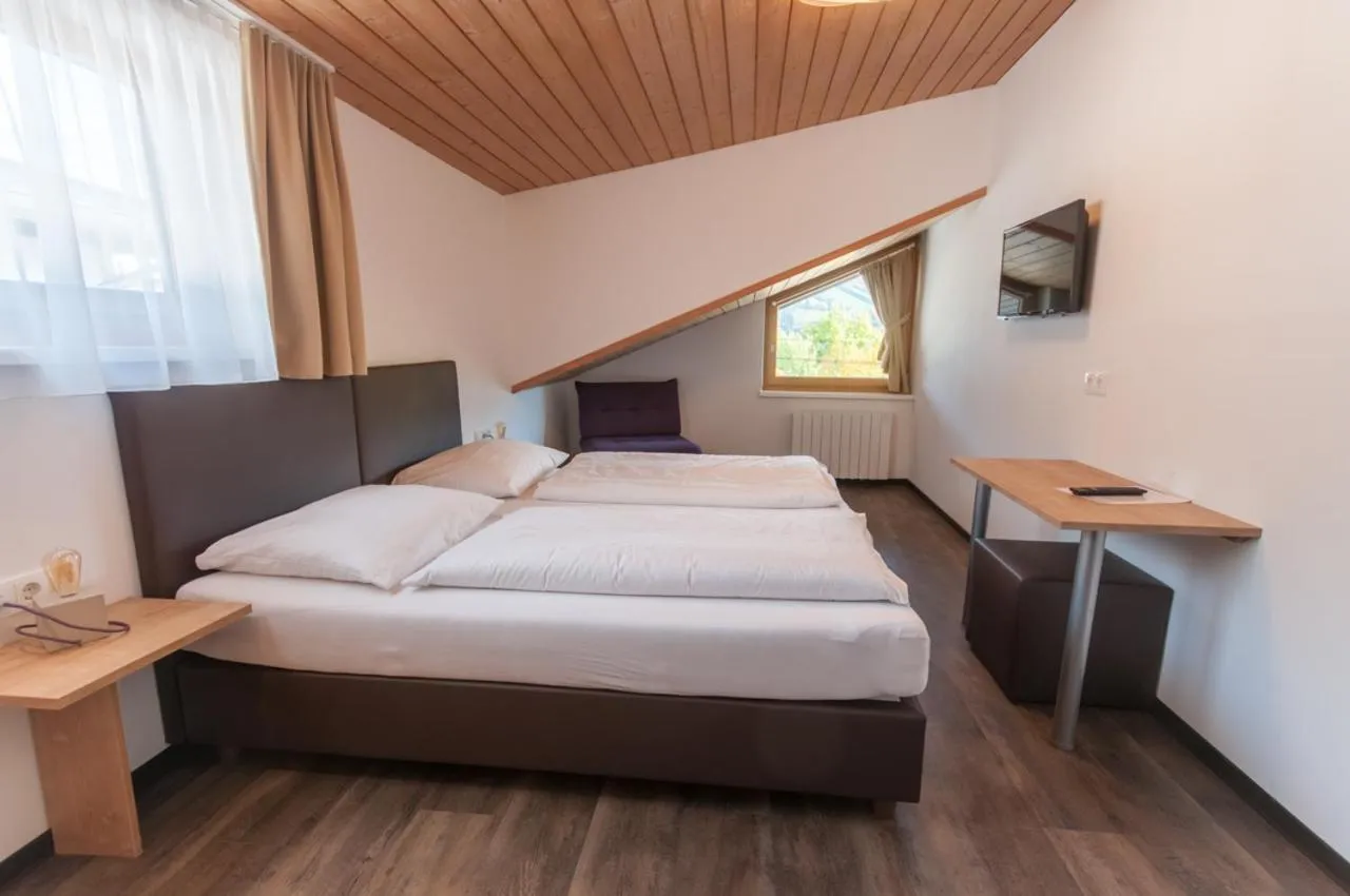 Bedroom, Bed in Pension Max SUMMERCARD INCLUDED