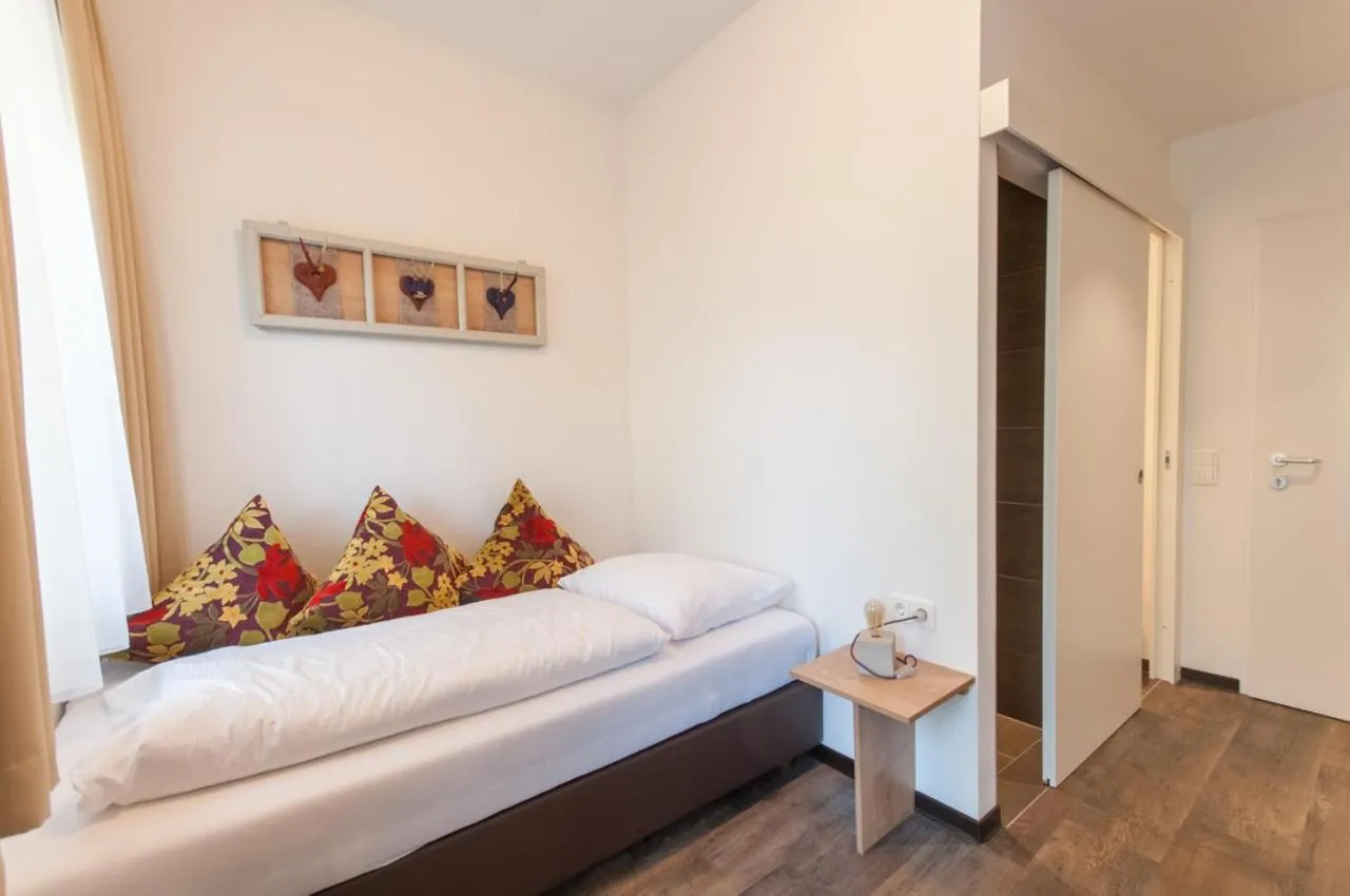 Photo of the whole room, Bed in Pension Max SUMMERCARD INCLUDED