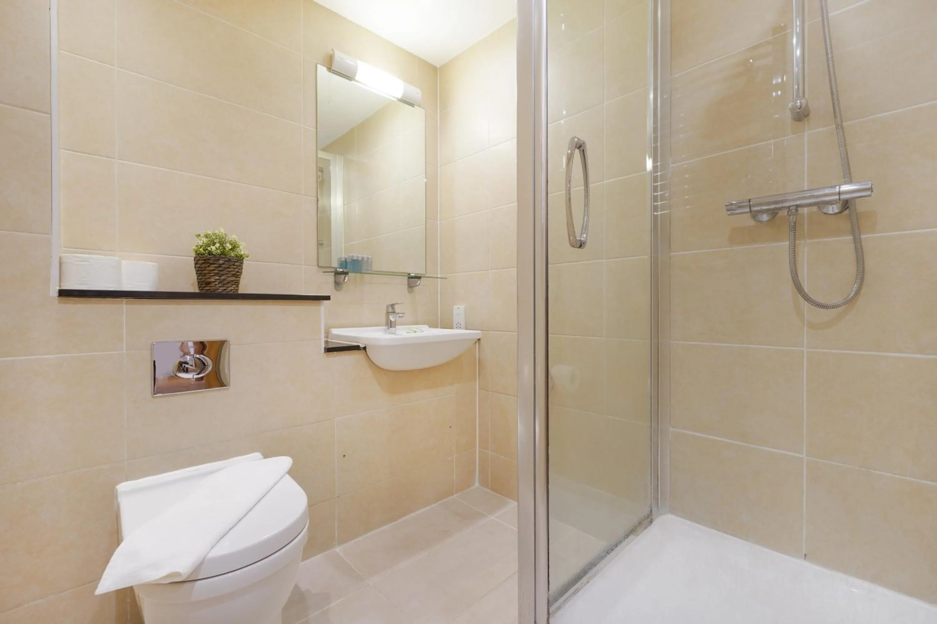 Shower in Modern Apartments in Bayswater Central London FREE WIFI & AIRCON by City Stay Aparts London