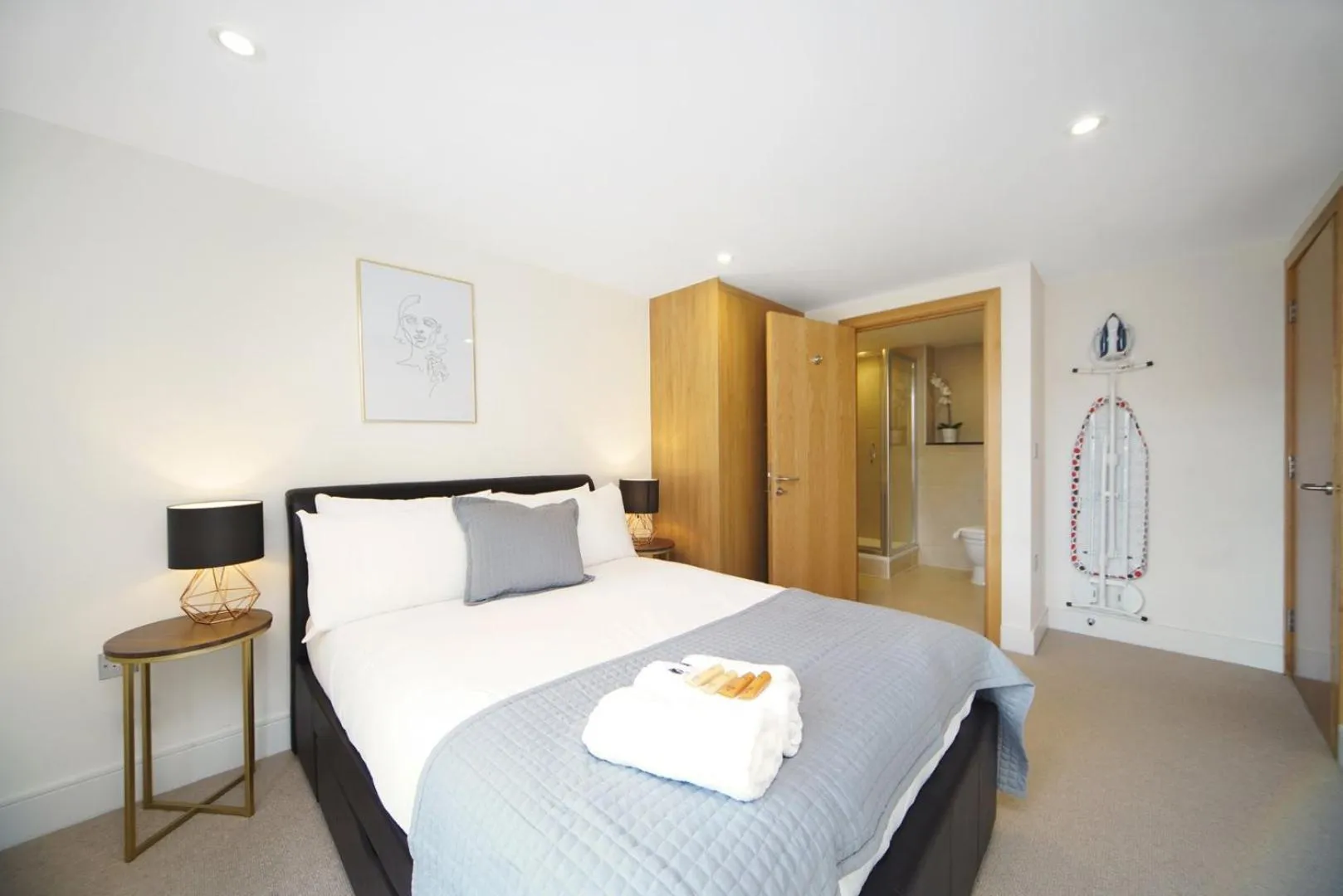 Bed in Modern Apartments in Bayswater Central London FREE WIFI & AIRCON by City Stay Aparts London