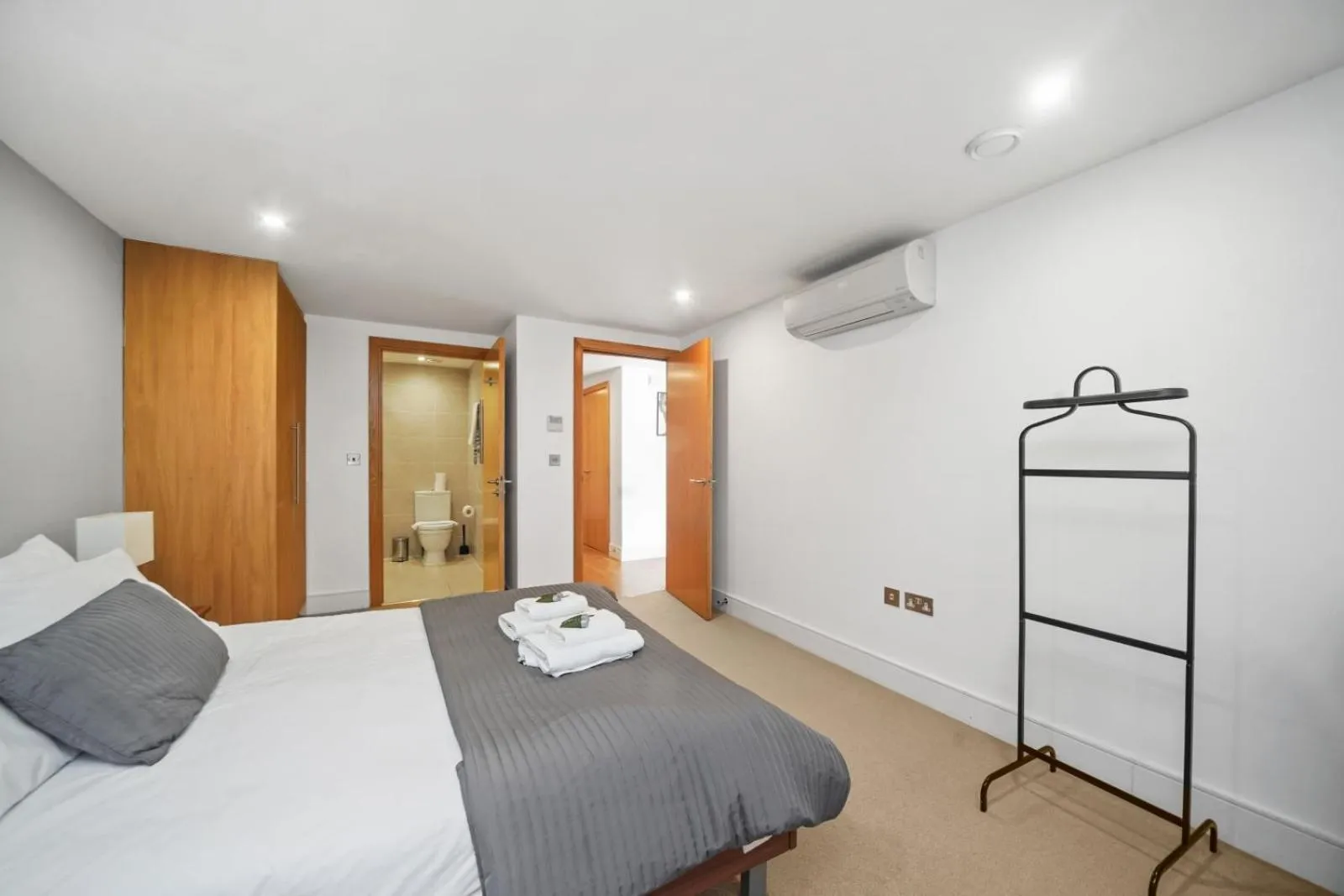 Bedroom, Bed in Modern Apartments in Bayswater Central London FREE WIFI & AIRCON by City Stay Aparts London