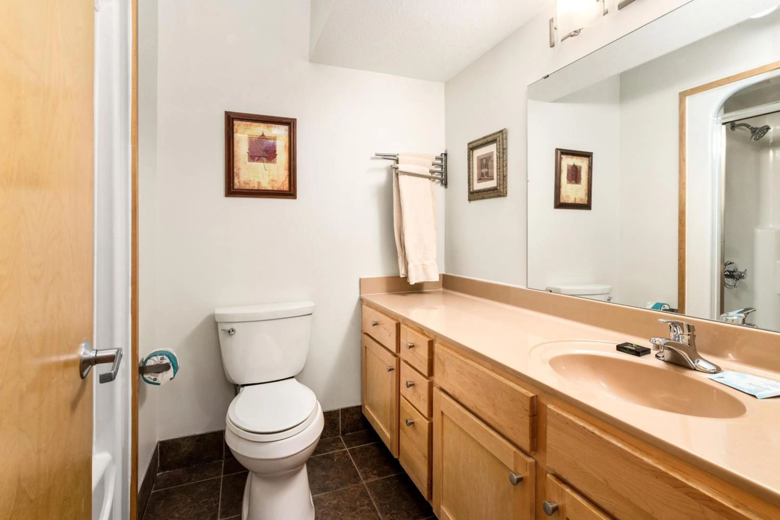 Bathroom in East Bay Suites