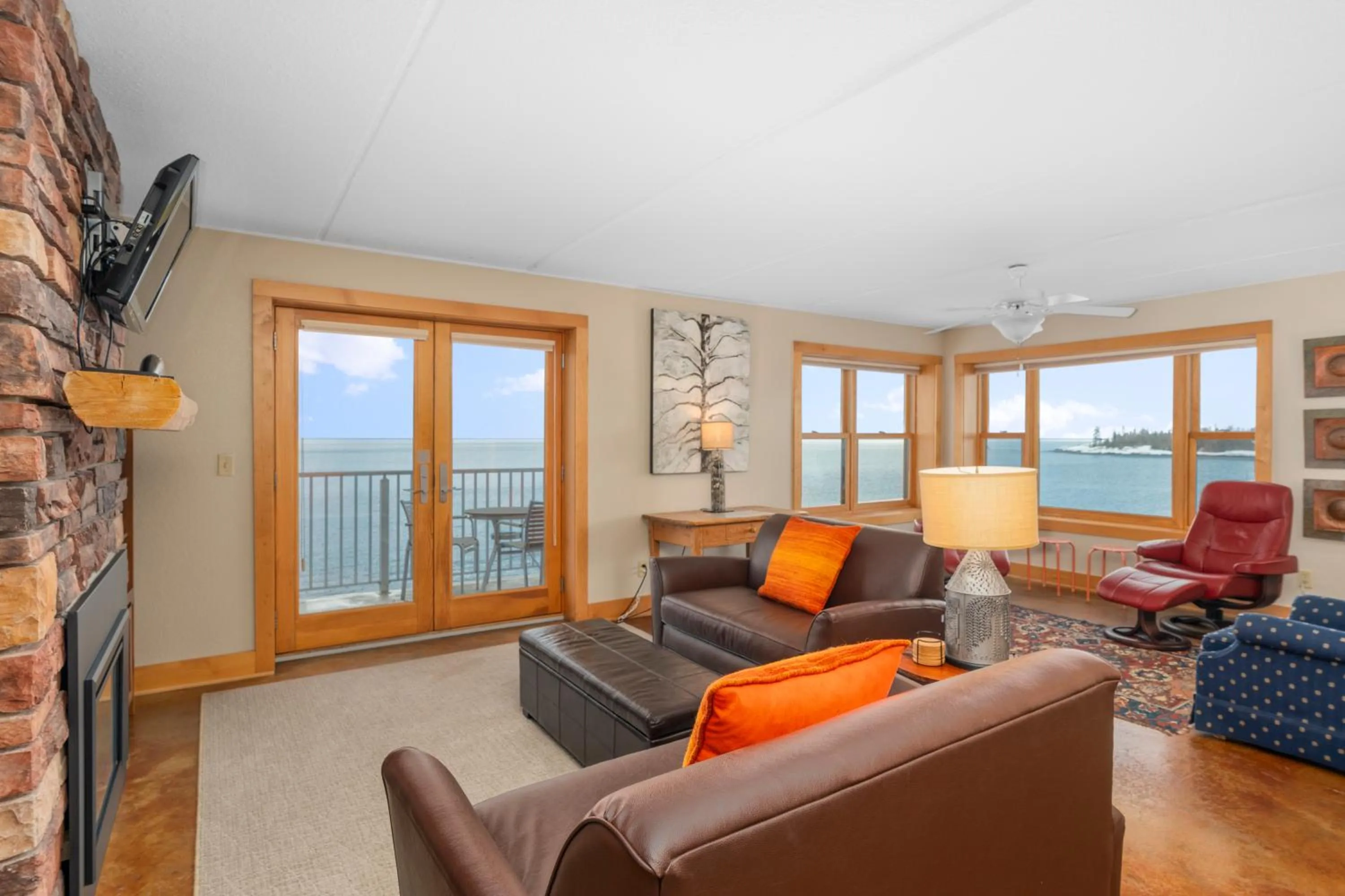 Living room in East Bay Suites