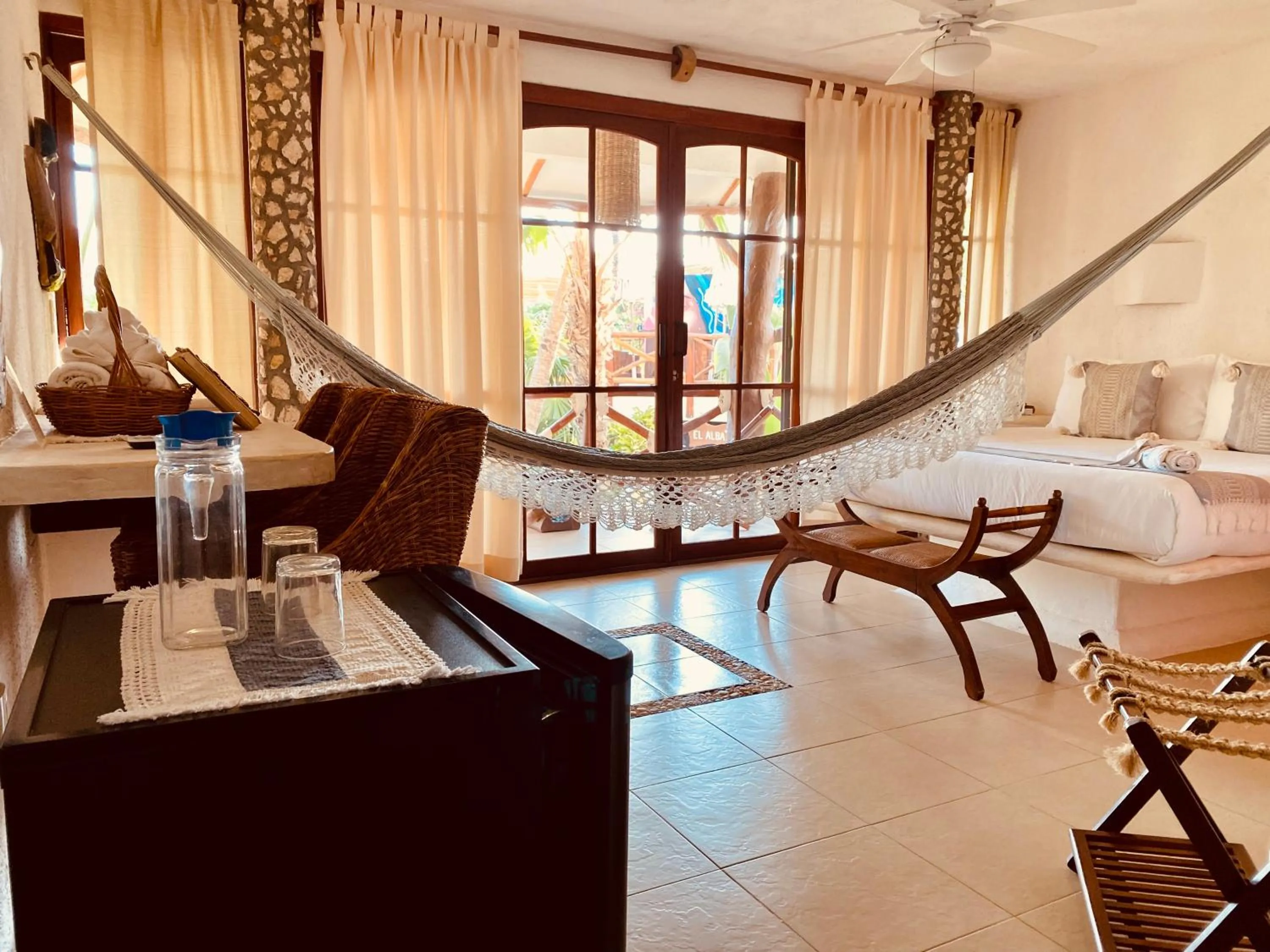 Photo of the whole room in Hotel Para Ti - Adults Only