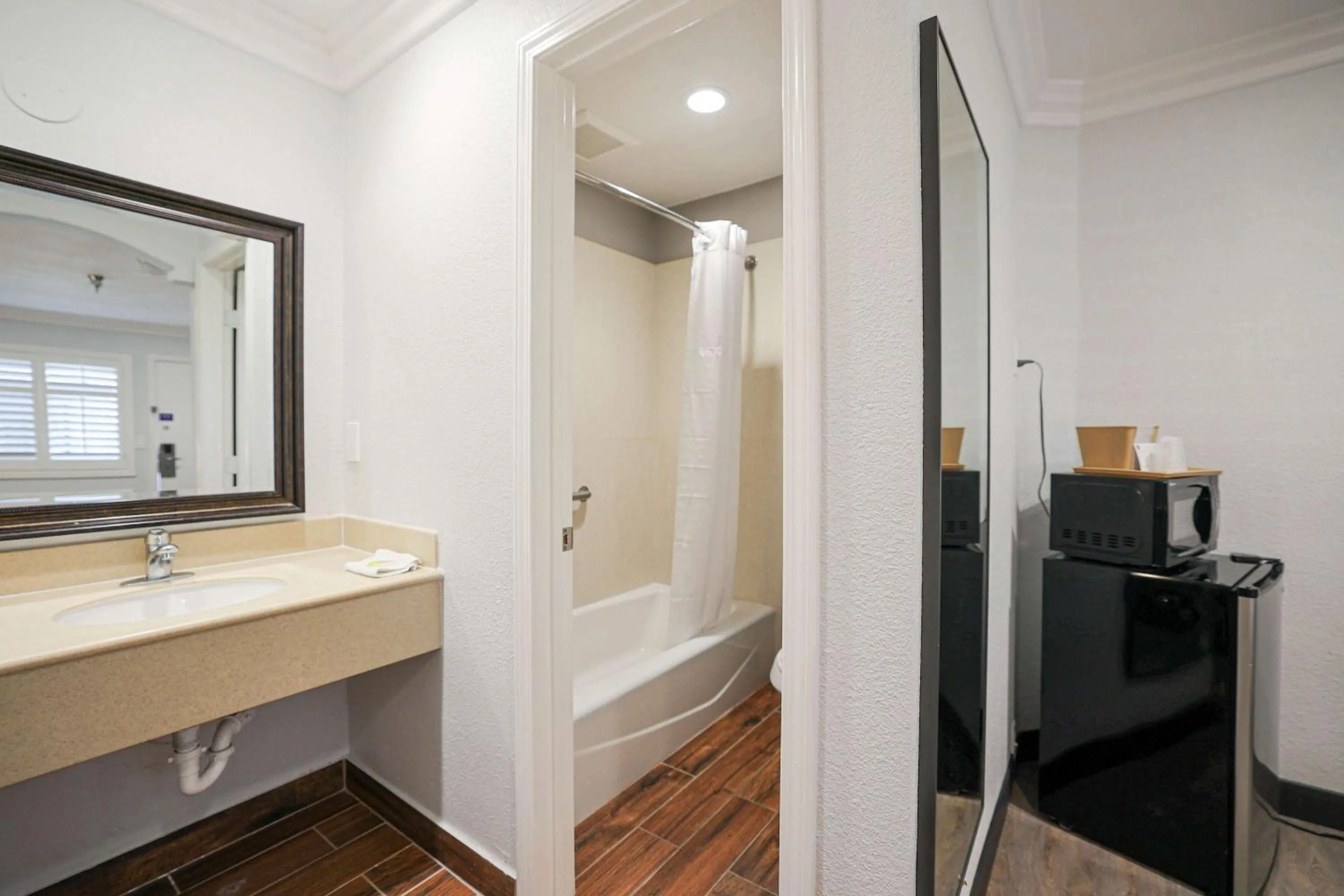 Bathroom in Motel 6, Tustin, Orange County-CA