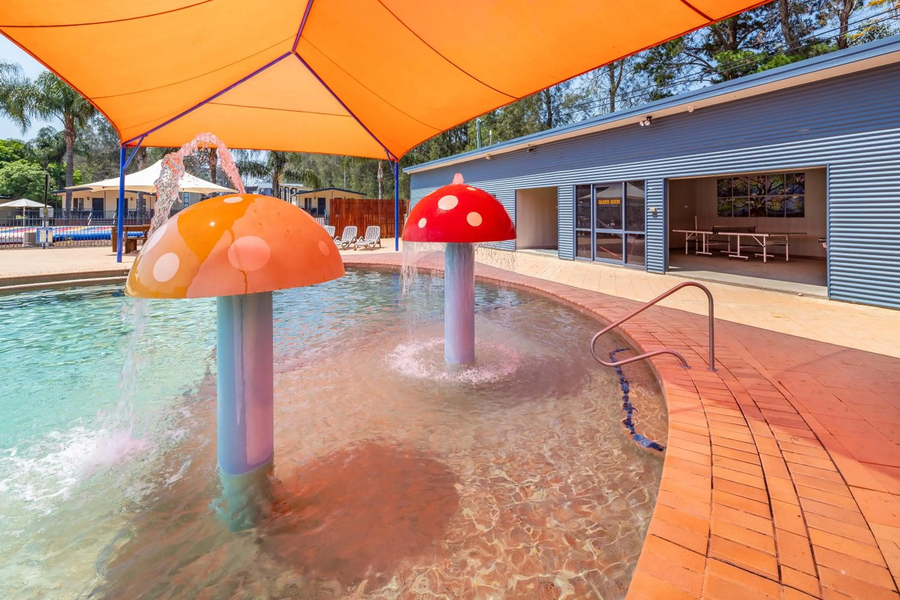 Swimming pool in Ingenia Holidays Avina