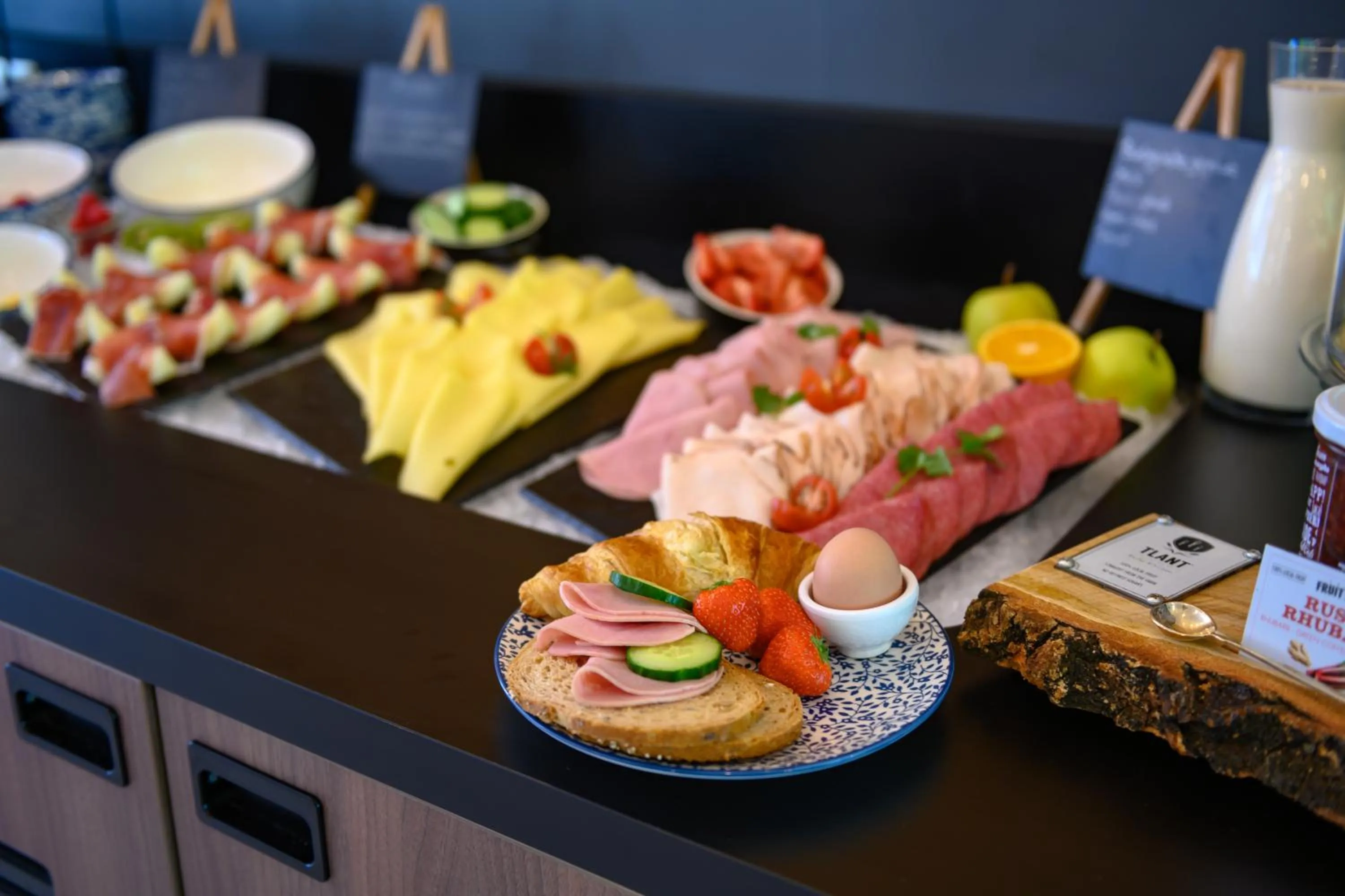 Food and drinks in Tulip Inn Antwerpen