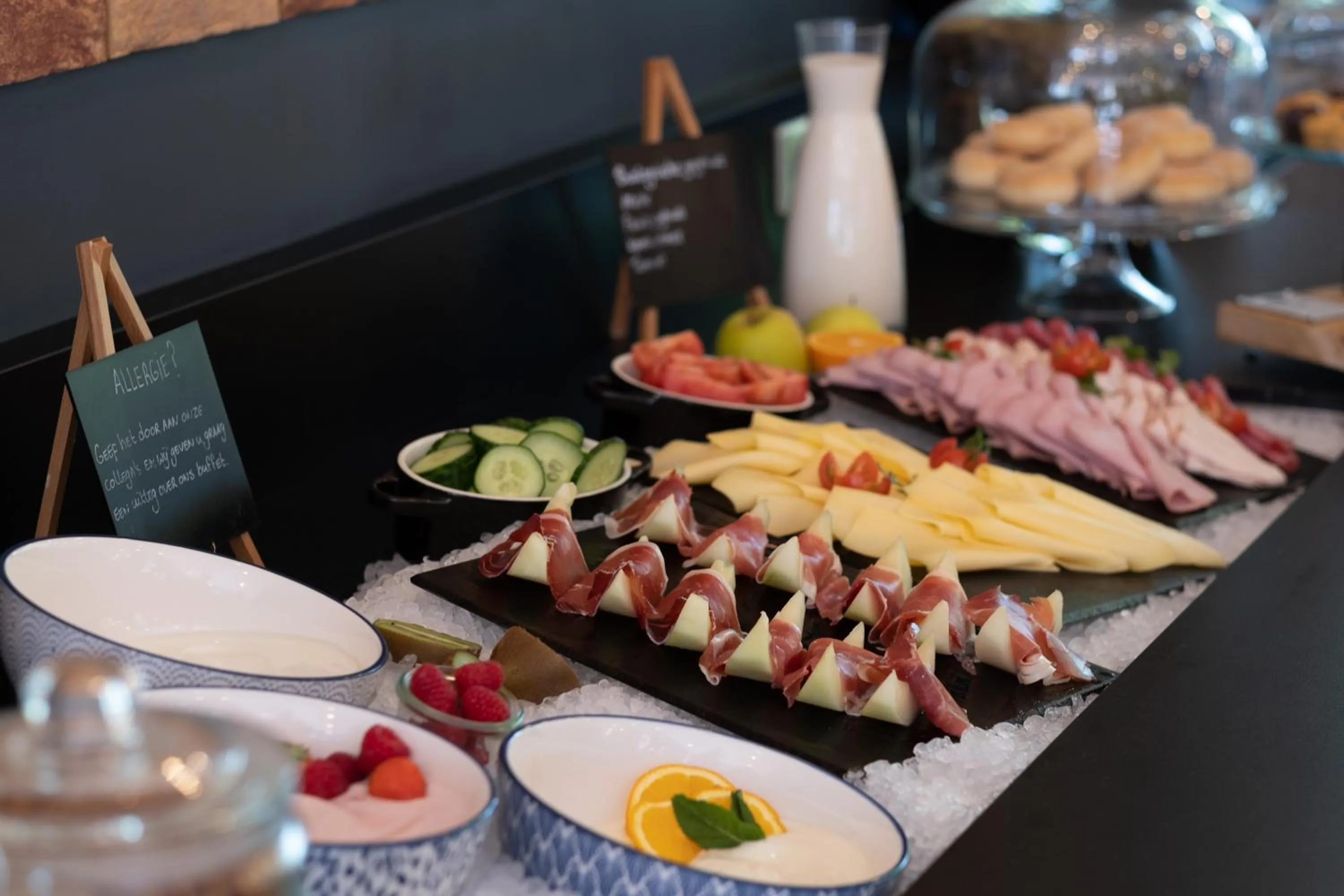 Food and drinks in Tulip Inn Antwerpen