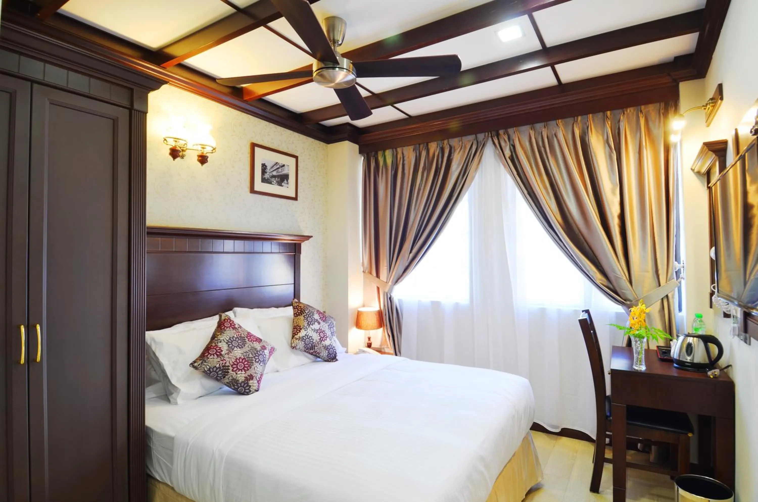 Photo of the whole room, Bed in Hotel Kooler Inn