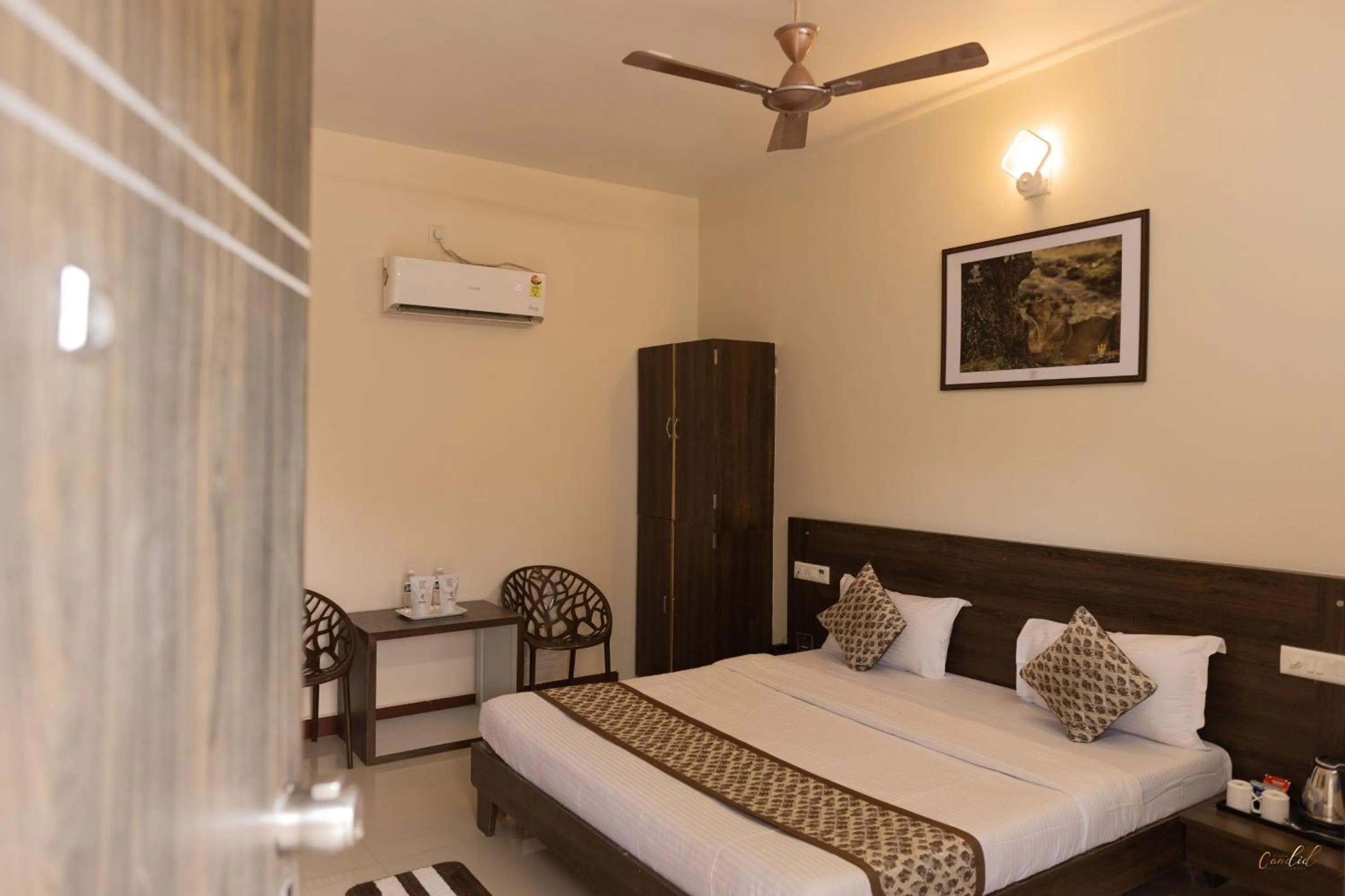 Photo of the whole room, Bed in Daksh Resort And Amusement Park