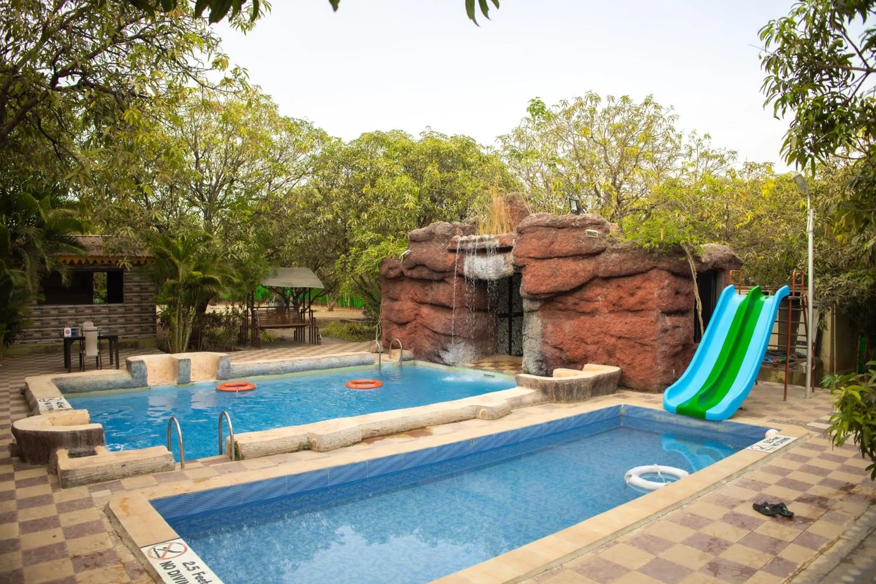 Swimming pool in Daksh Resort And Amusement Park