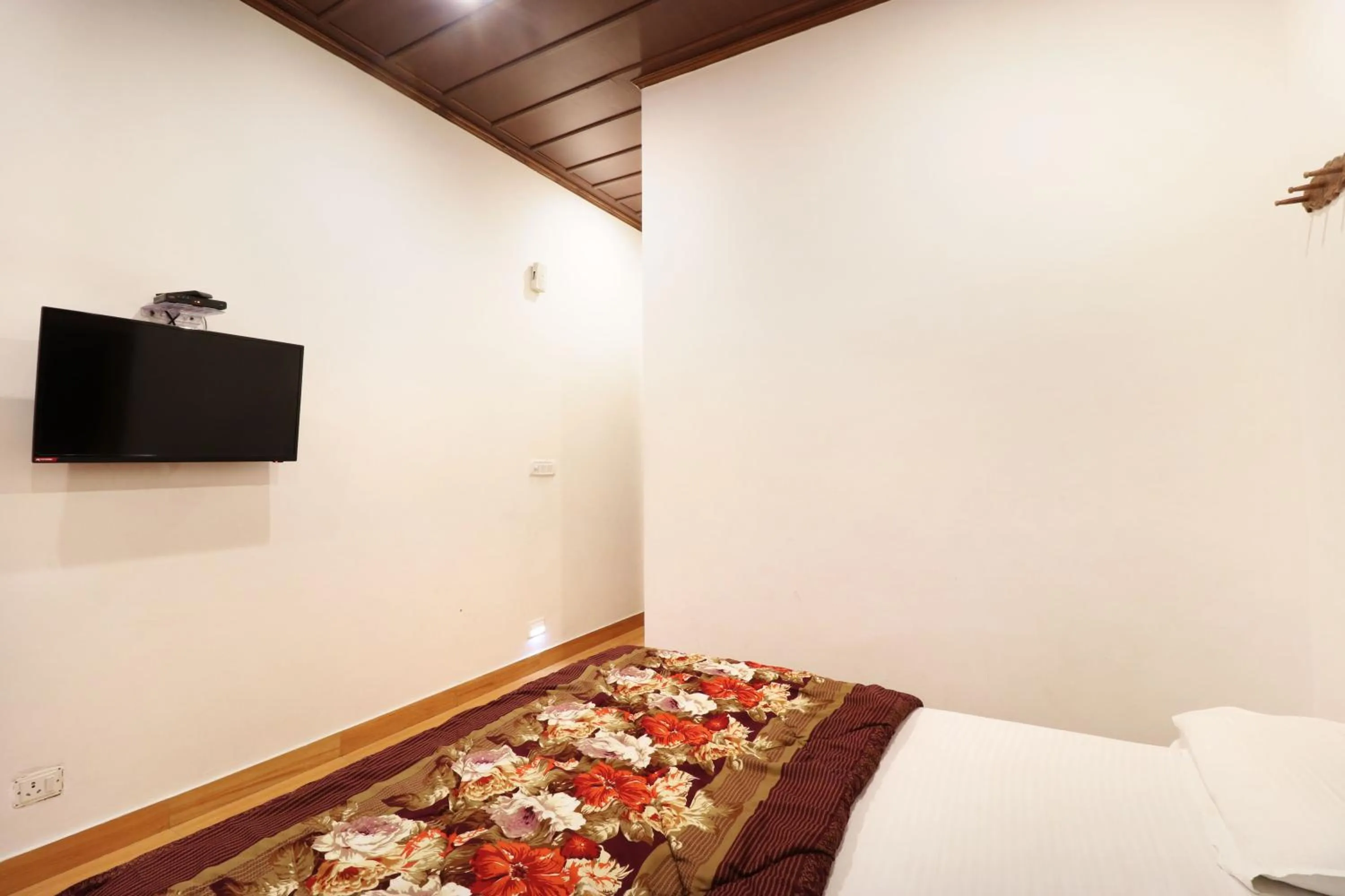 Bed in Hotel Himalayan Club