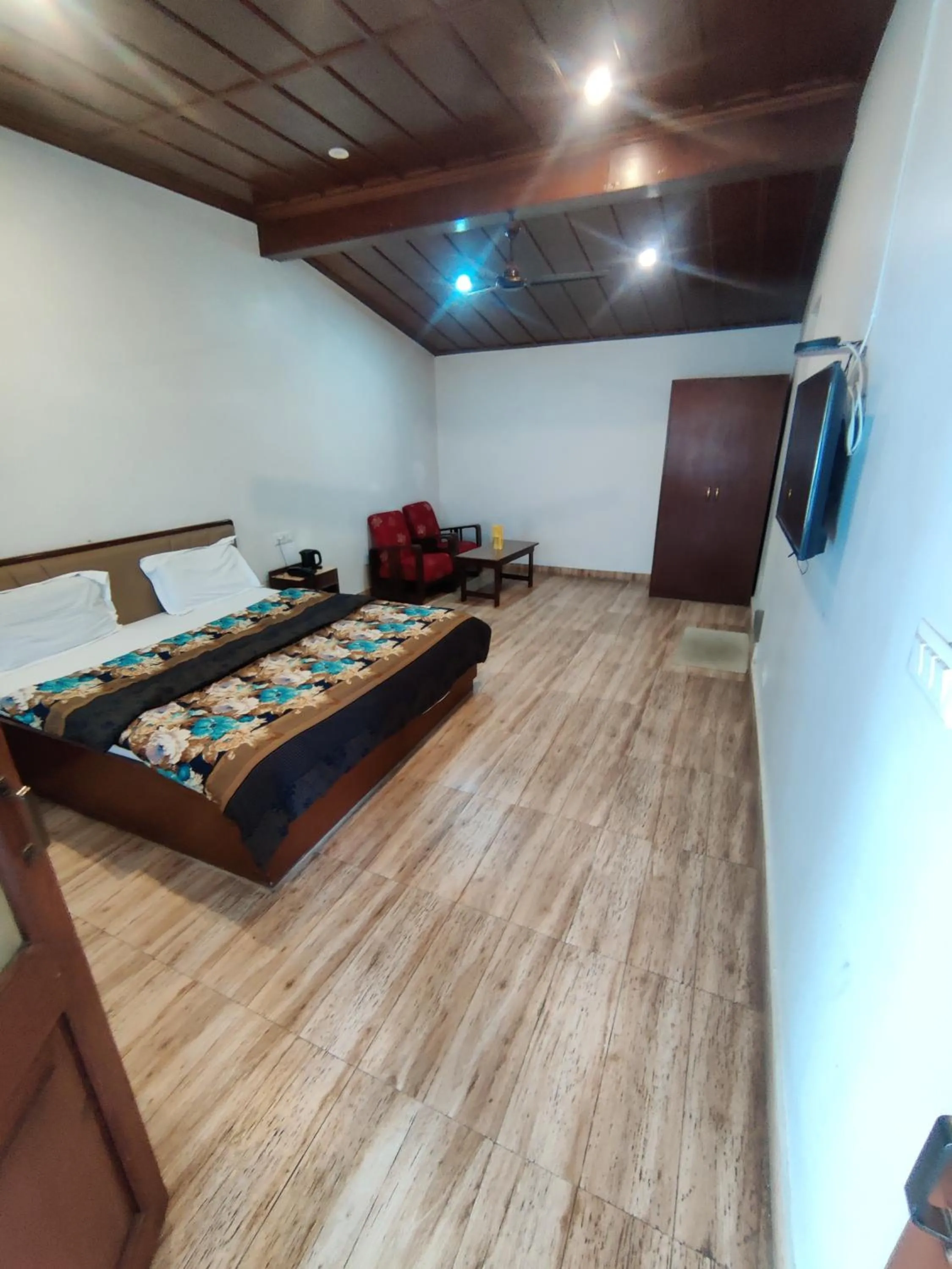 Bed in Hotel Himalayan Club