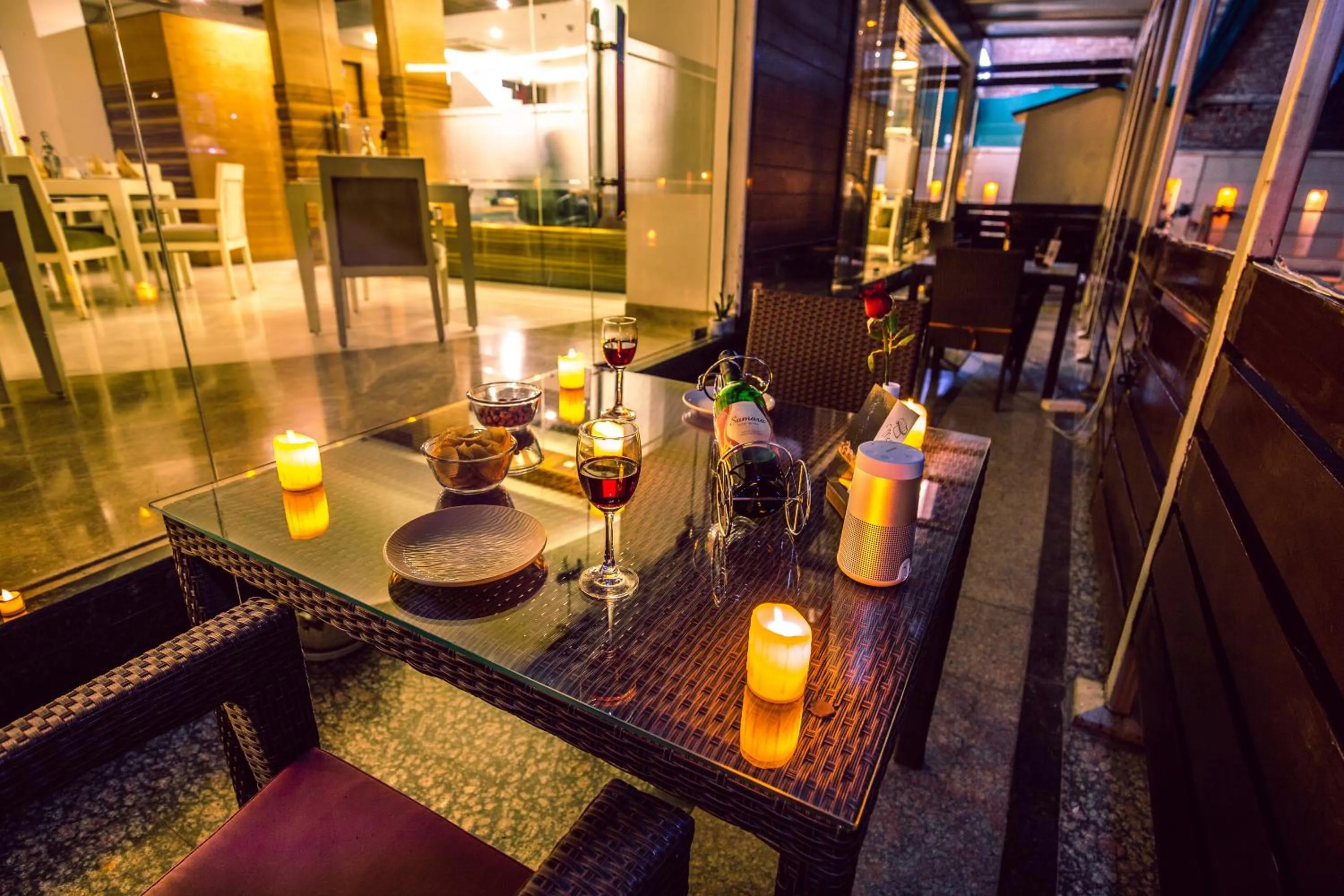 Restaurant/places to eat in Rosewood Apartment Hotel, Gurgaon