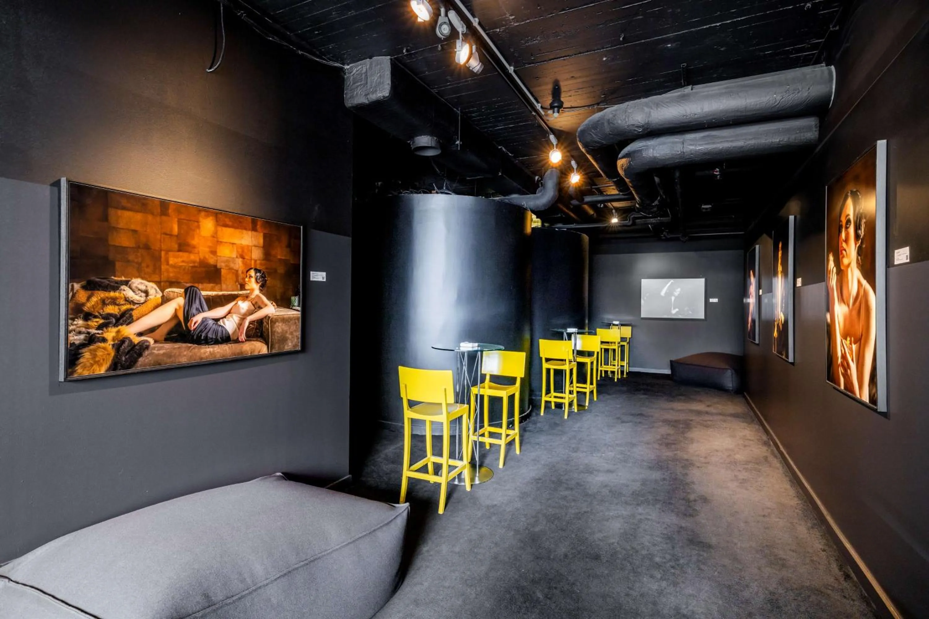 Lounge or bar in nhow Brussels Bloom