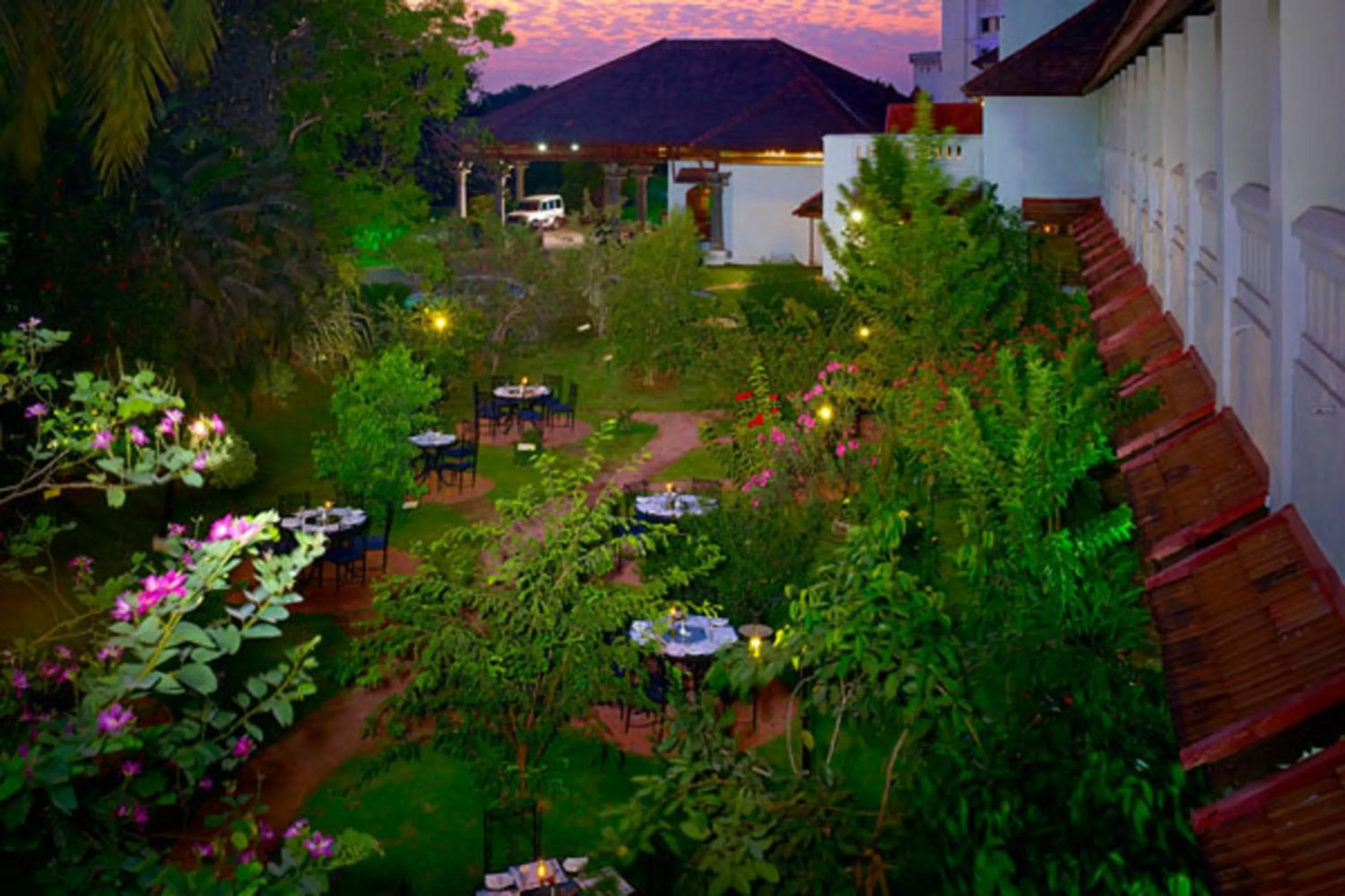Restaurant/places to eat in KTDC Mascot Hotel - A Heritage Living Experience