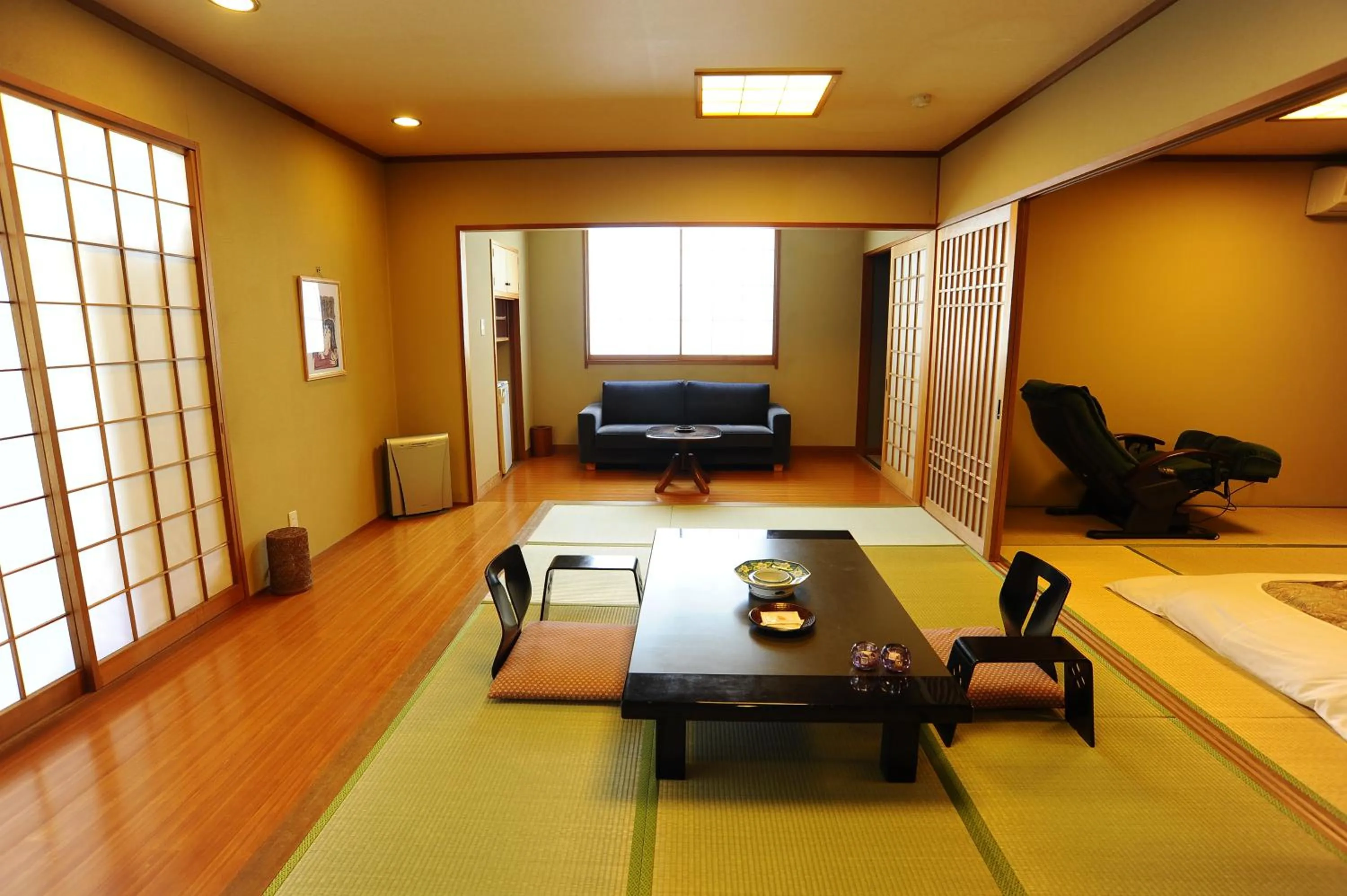 Photo of the whole room in Ryokan Fukuzen