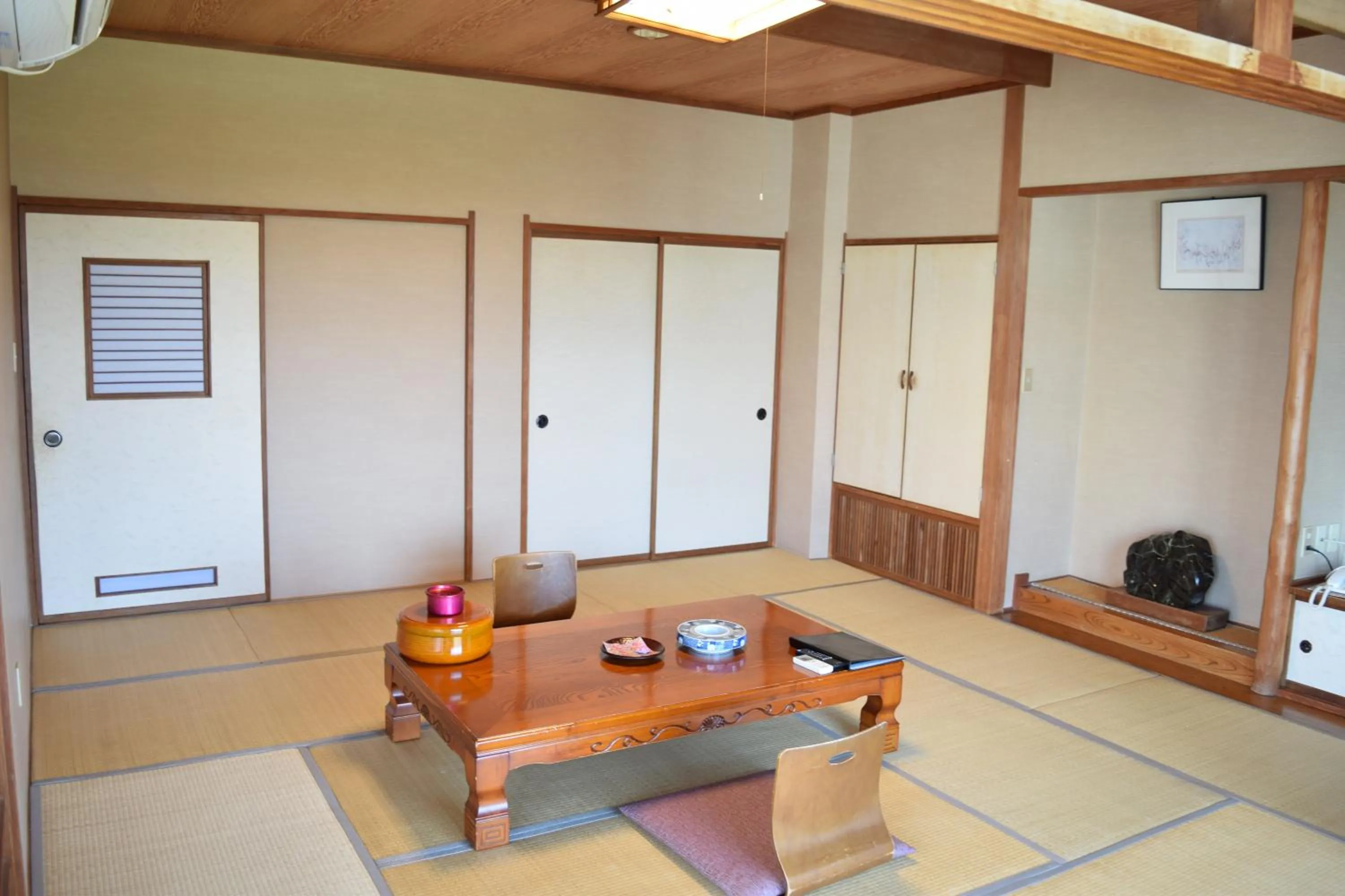 Photo of the whole room in Ryokan Fukuzen