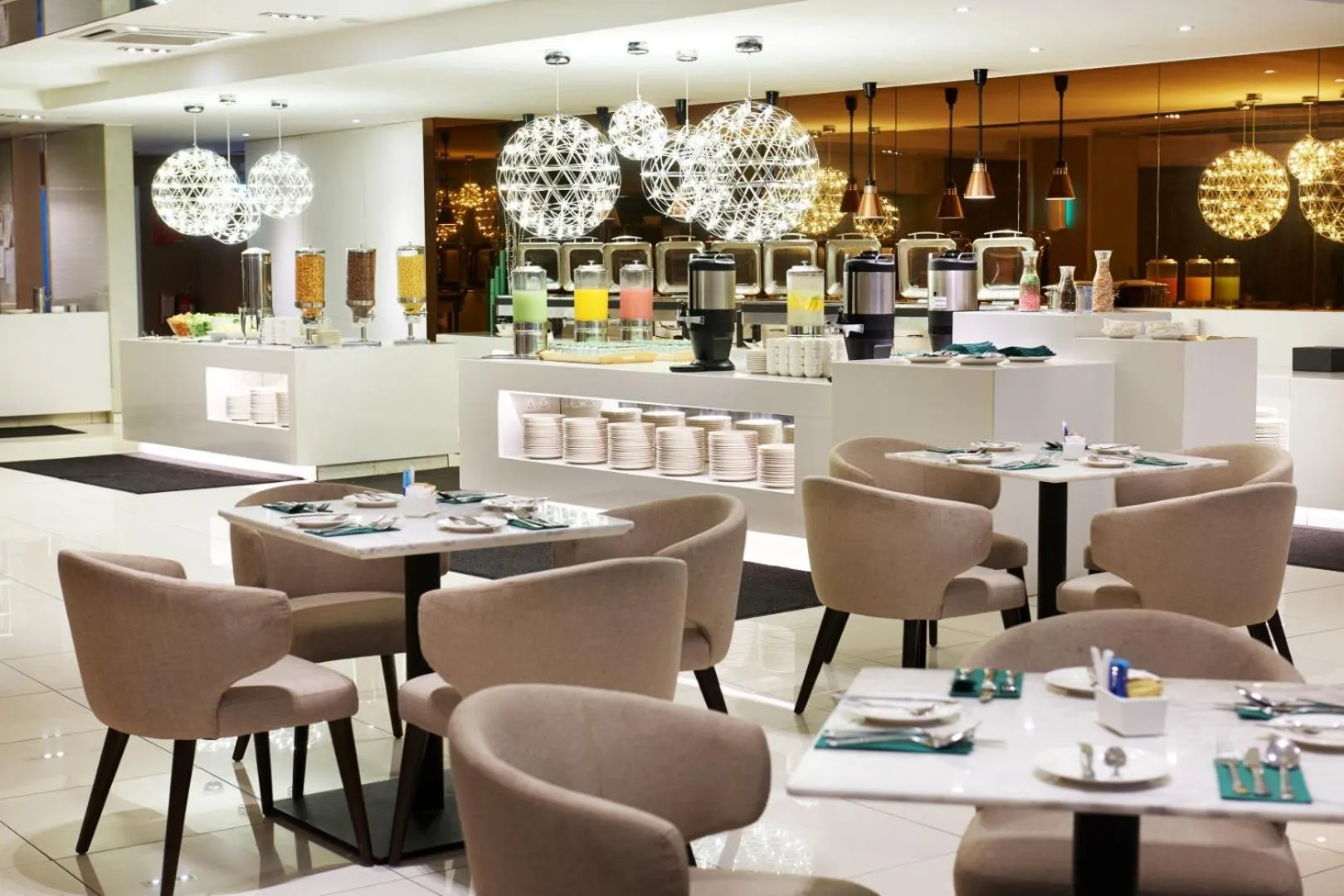 Restaurant/places to eat in Cosmo Hotel Kuala Lumpur