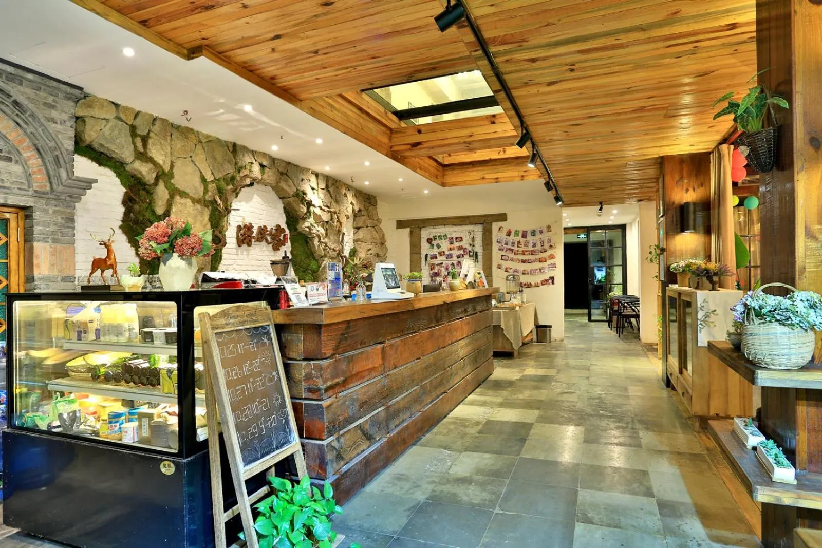 Lobby or reception in Youxiake Canal Hotel Hangzhou