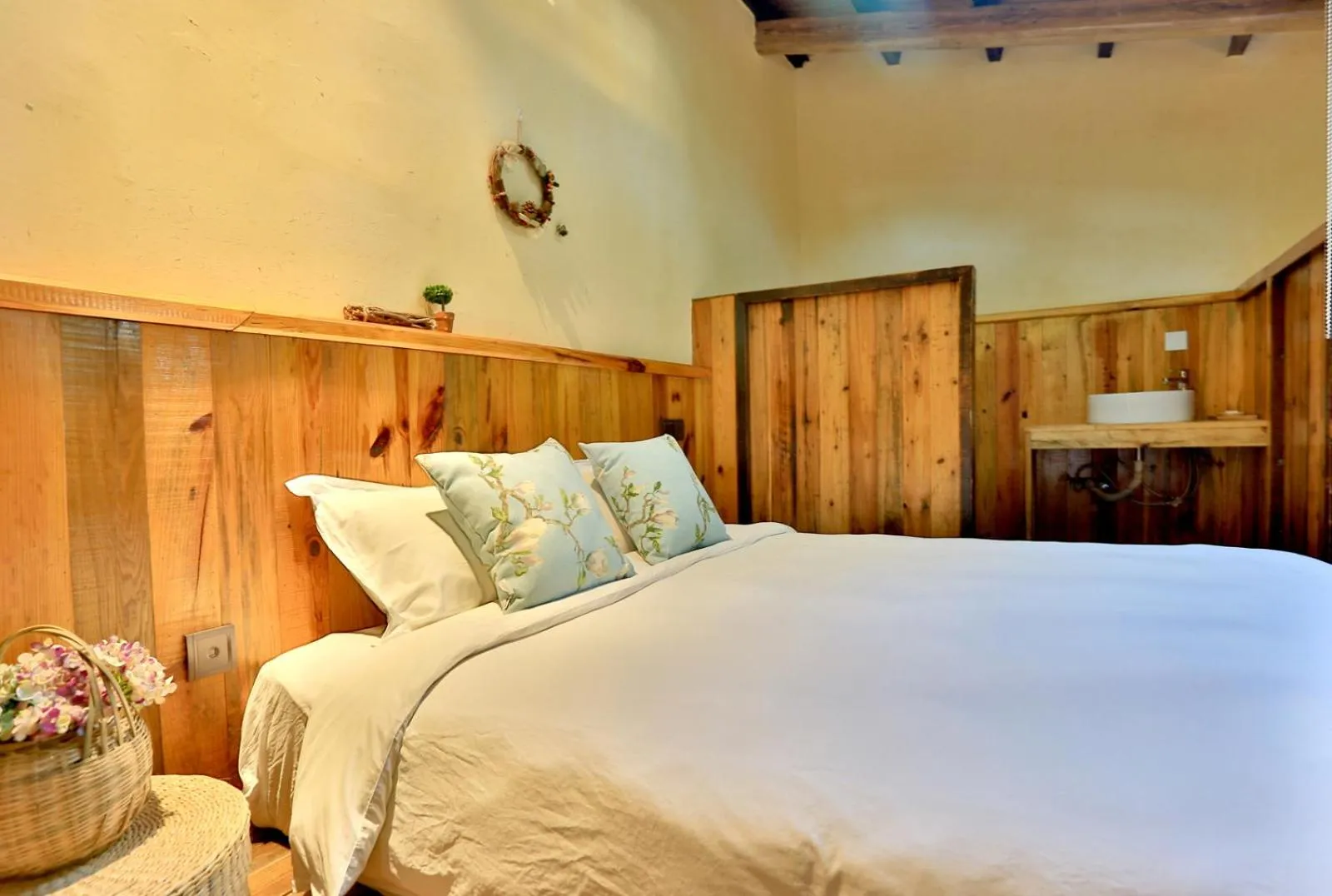 Bed in Youxiake Canal Hotel Hangzhou