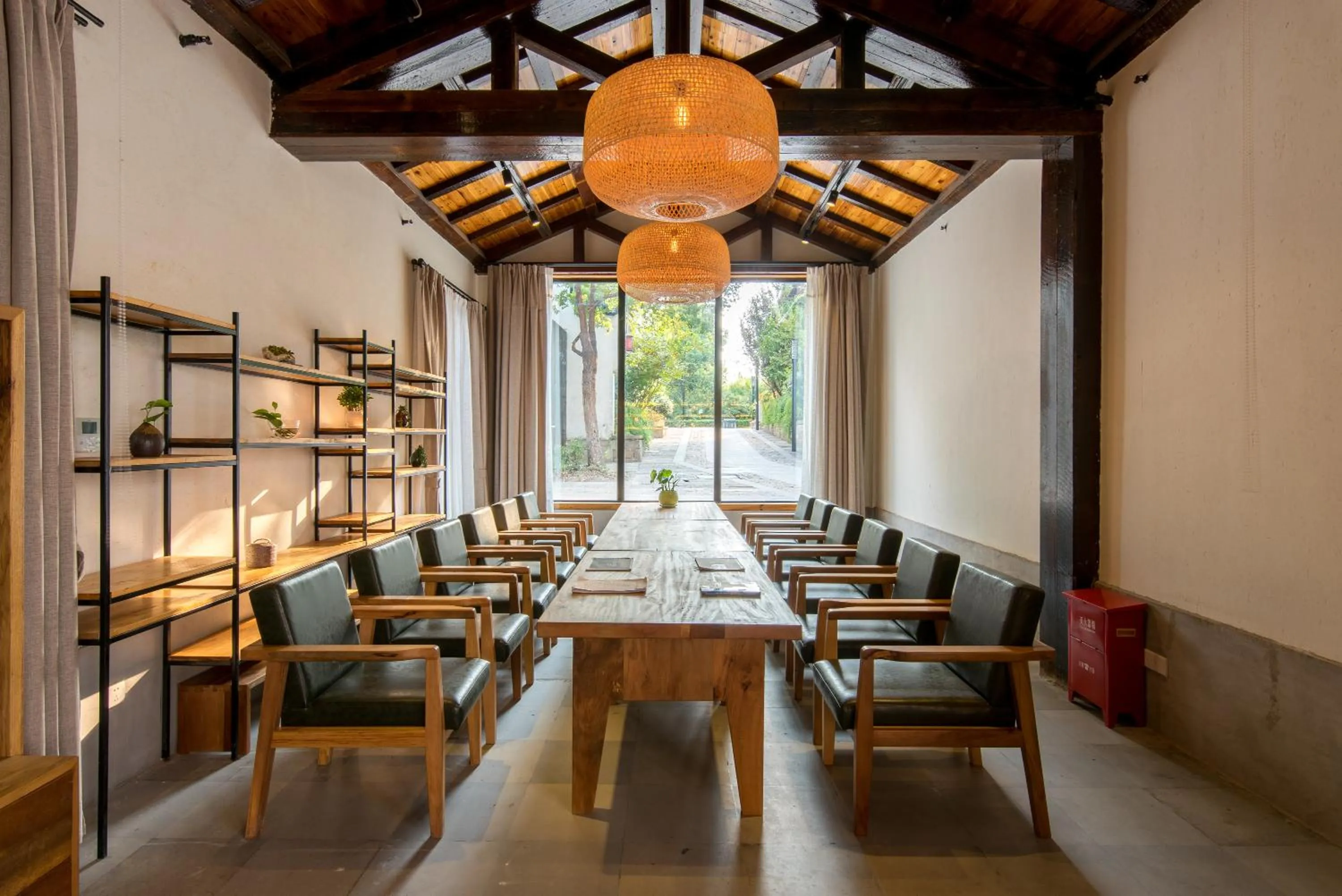 Library in Youxiake Canal Hotel Hangzhou