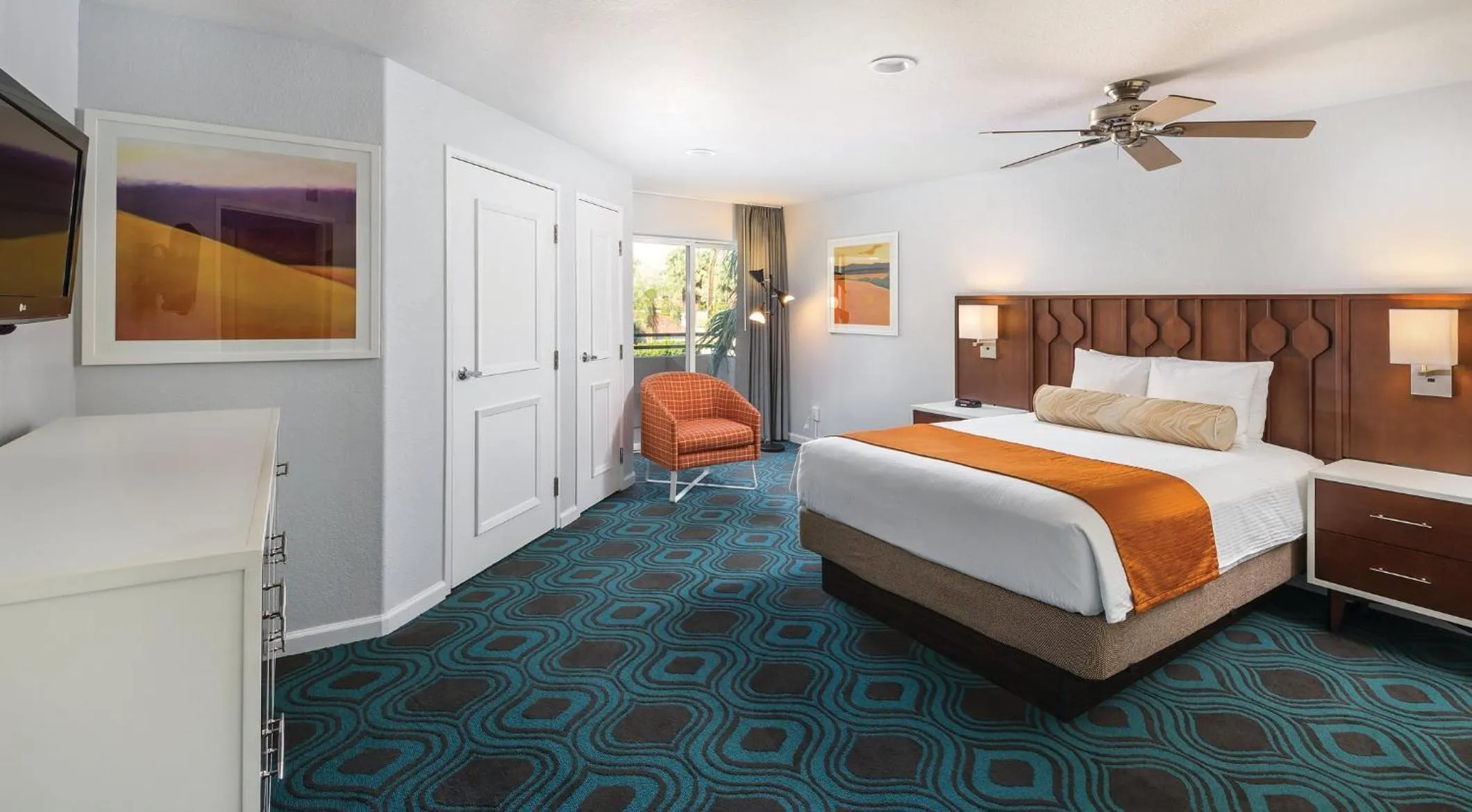 Photo of the whole room, Bed in WorldMark Palm Springs