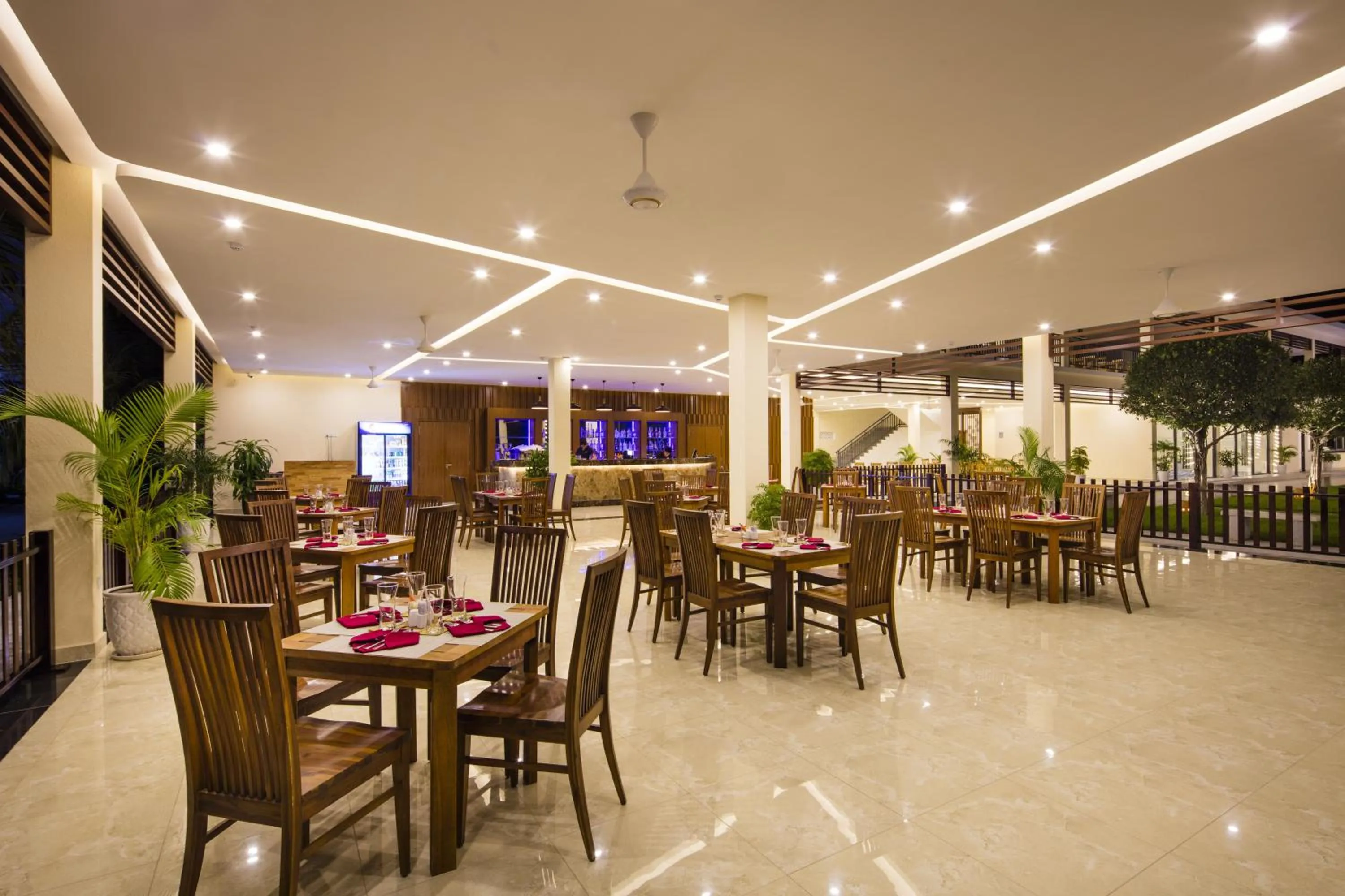 Restaurant/places to eat in Diamond Bay Condotel Resort Nha Trang