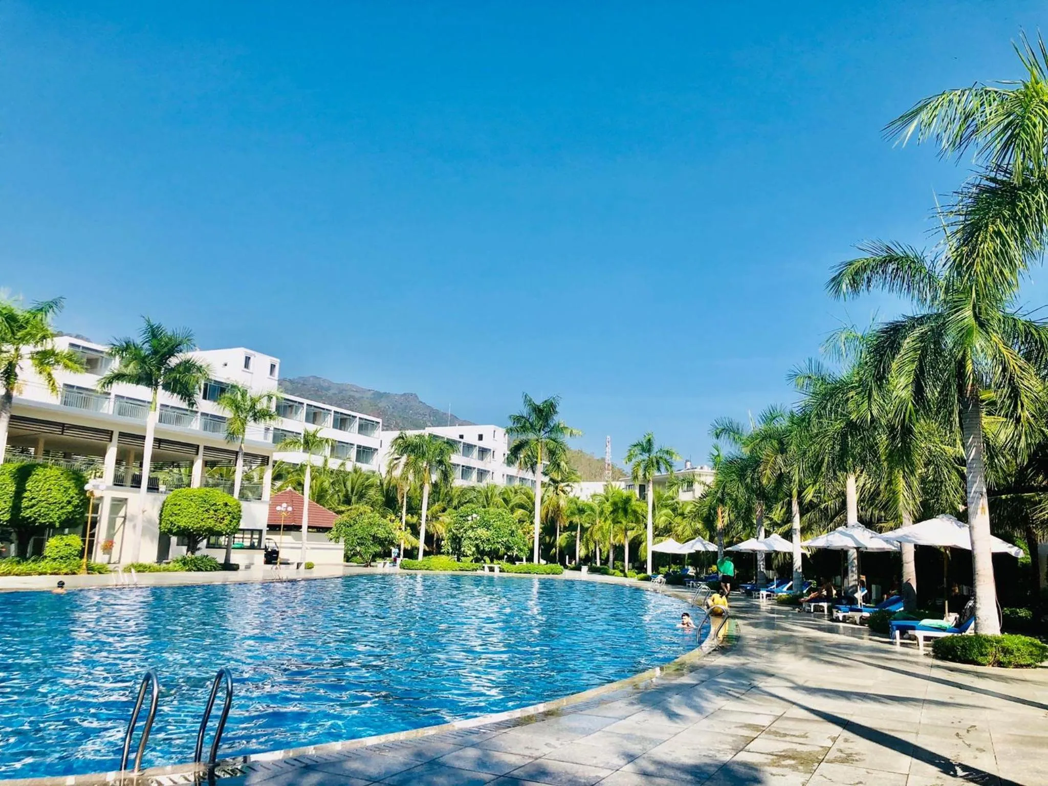 Swimming pool in Diamond Bay Condotel Resort Nha Trang