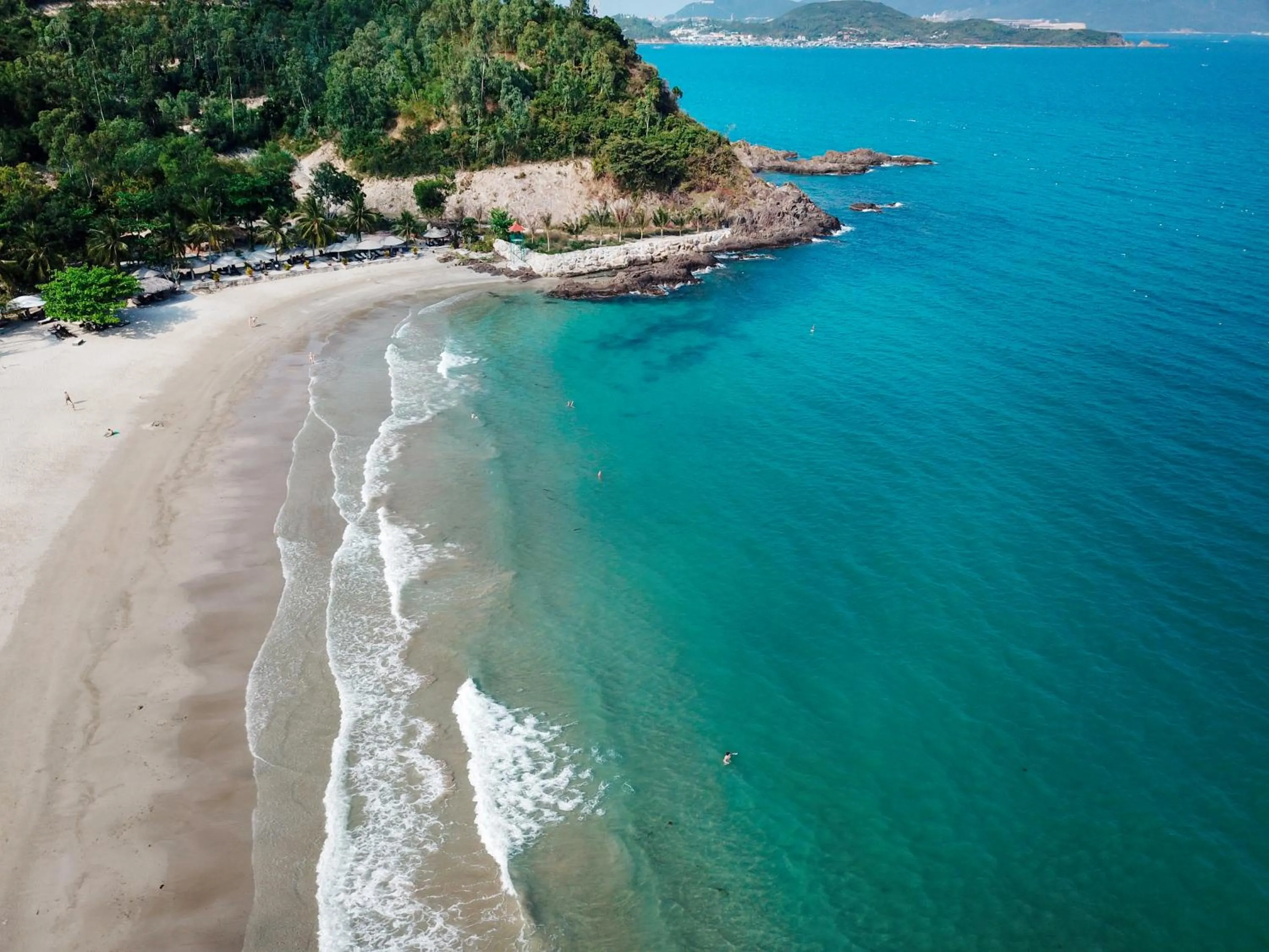 Beach in Diamond Bay Condotel Resort Nha Trang