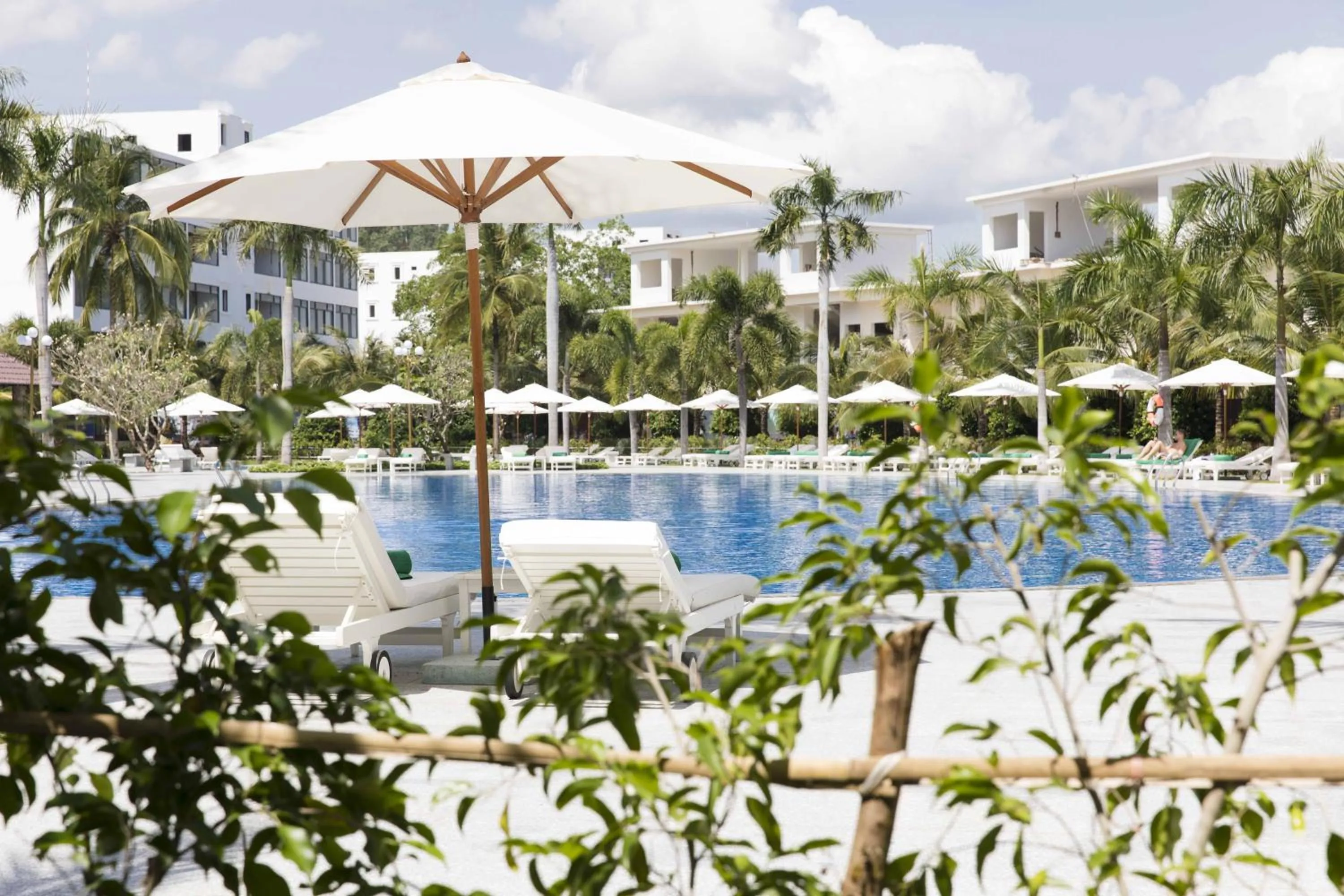 Swimming pool in Diamond Bay Condotel Resort Nha Trang