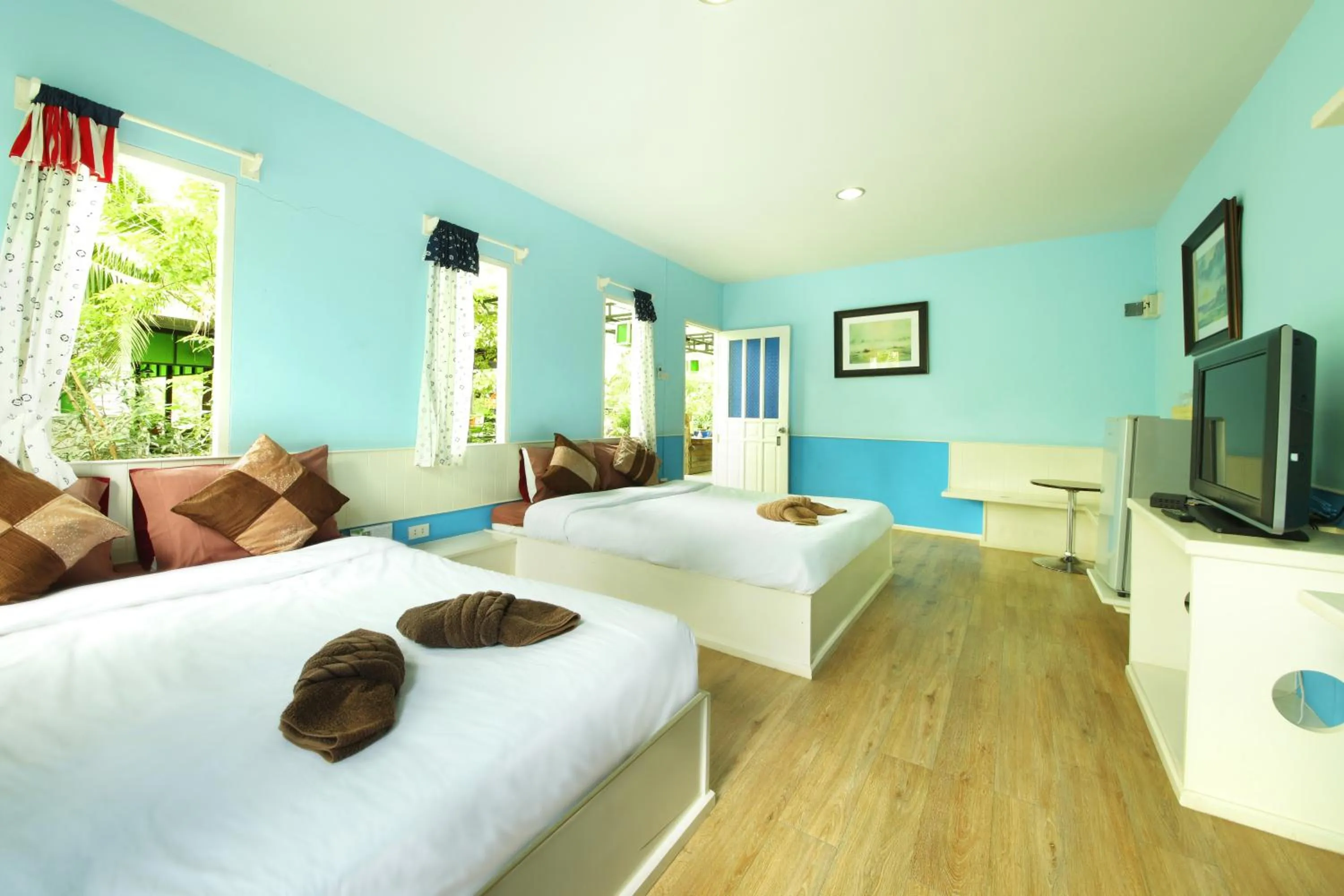 Photo of the whole room, Bed in Hatthatara Resort