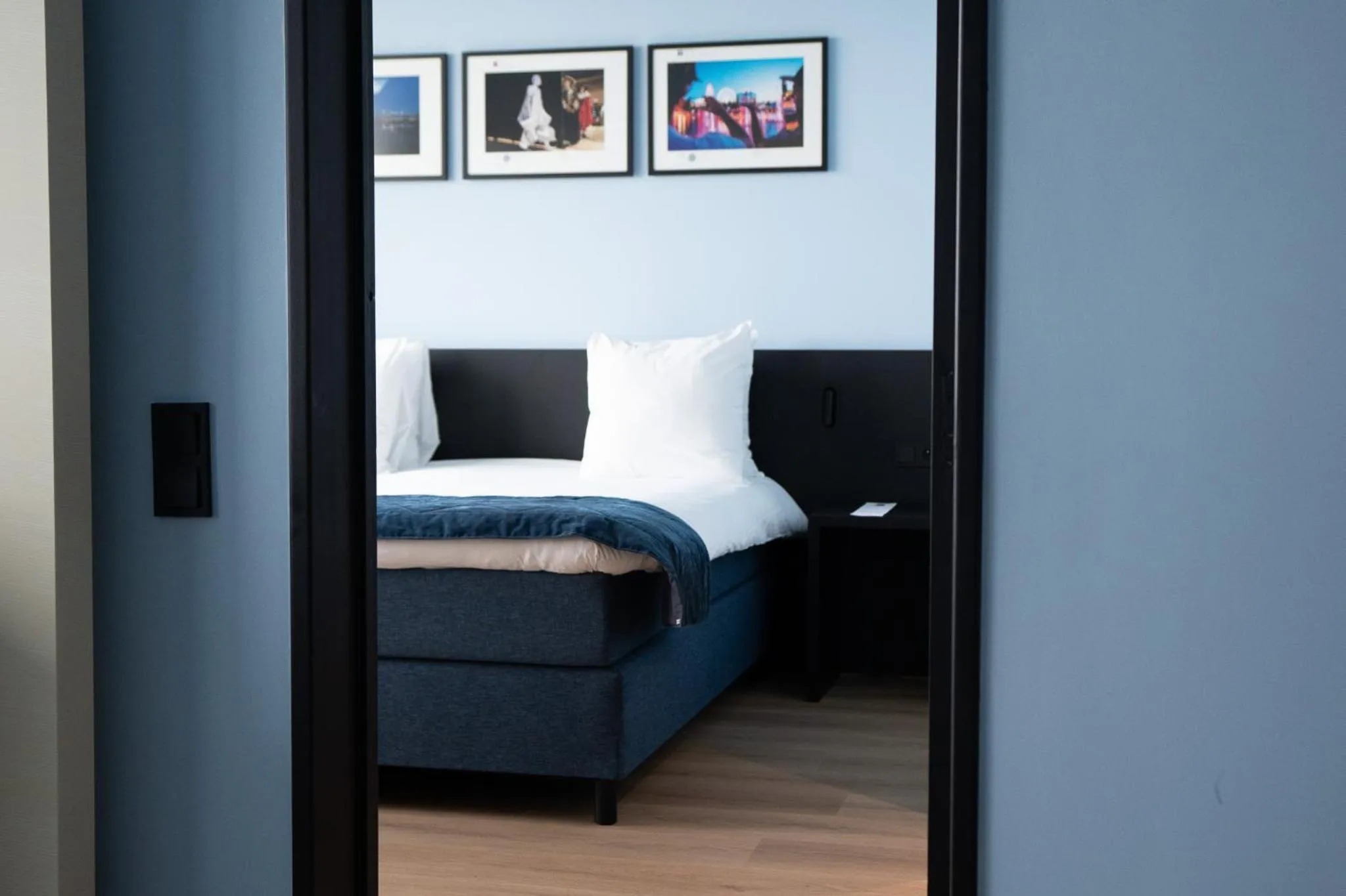 Bedroom, Bed in Crowne Plaza Antwerpen by IHG