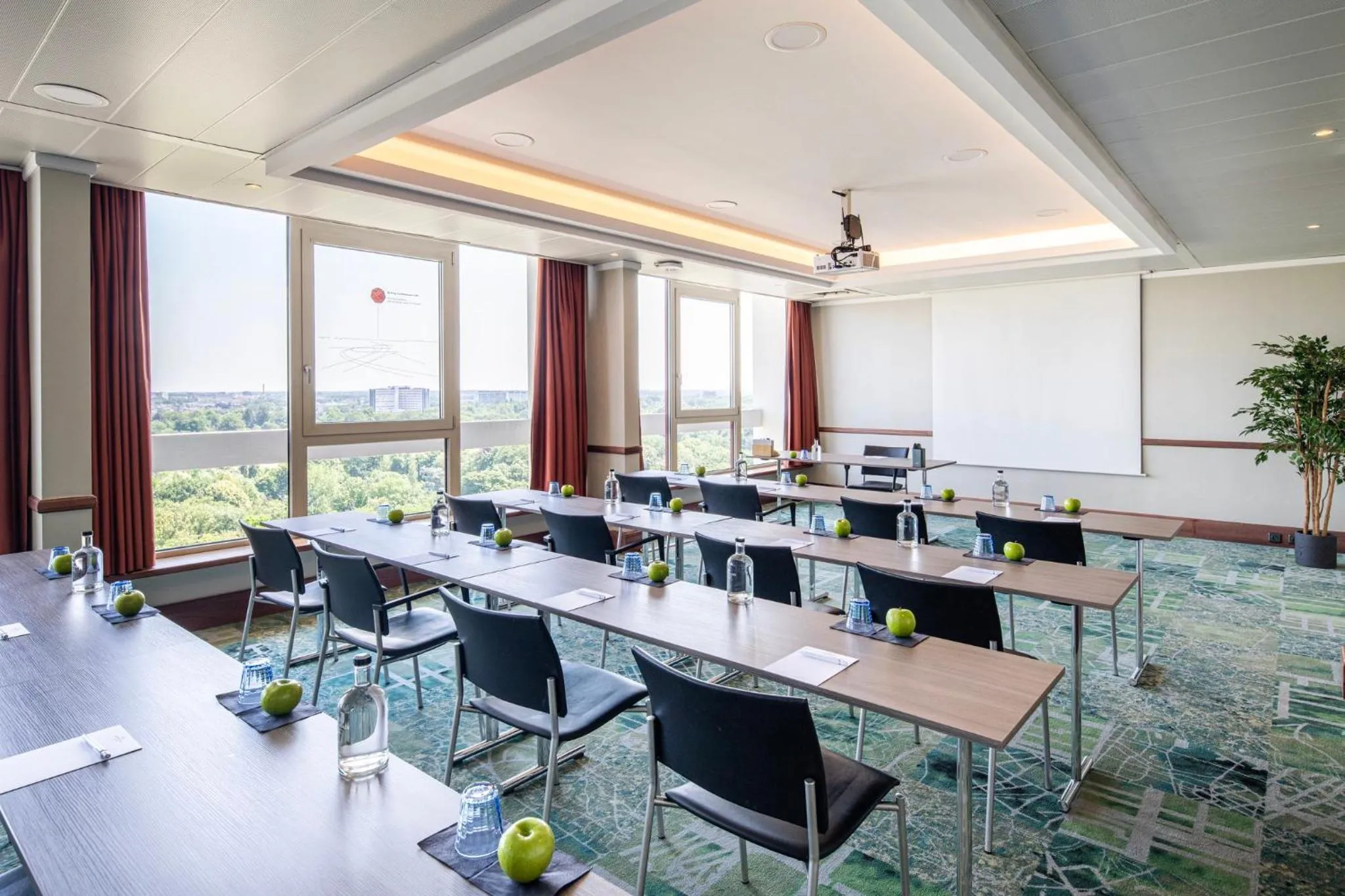 Meeting/conference room in Crowne Plaza Antwerpen by IHG