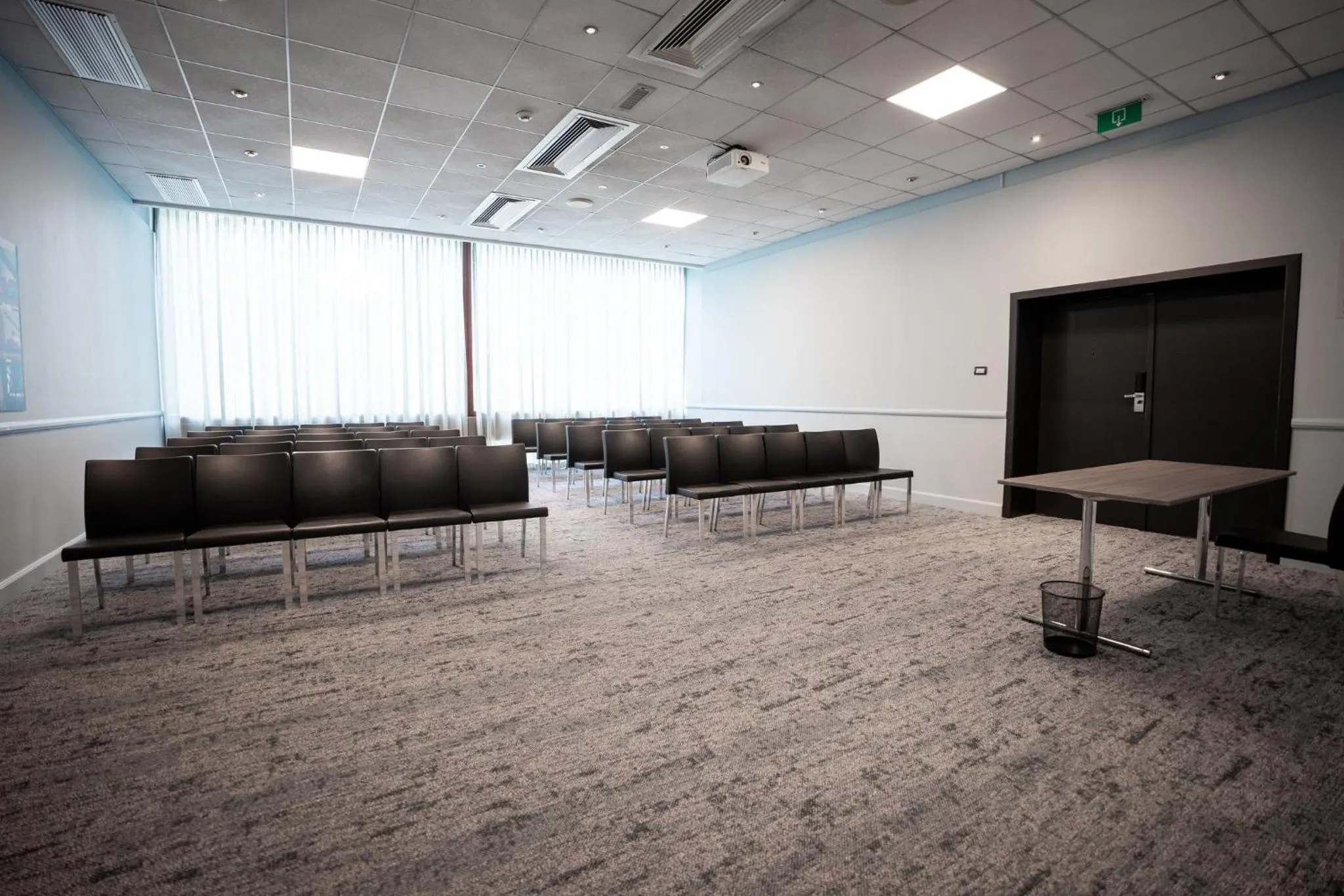 Meeting/conference room in Crowne Plaza Antwerpen by IHG