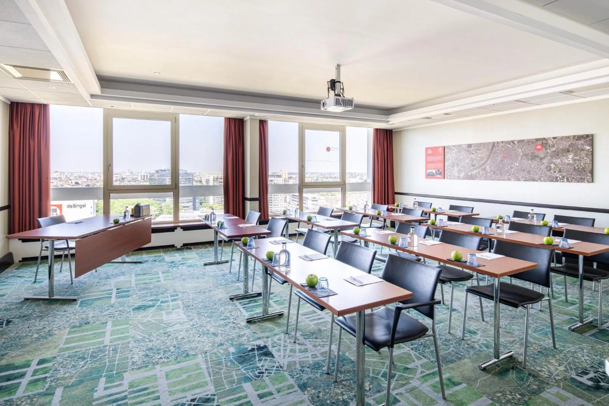 Meeting/conference room in Crowne Plaza Antwerpen by IHG