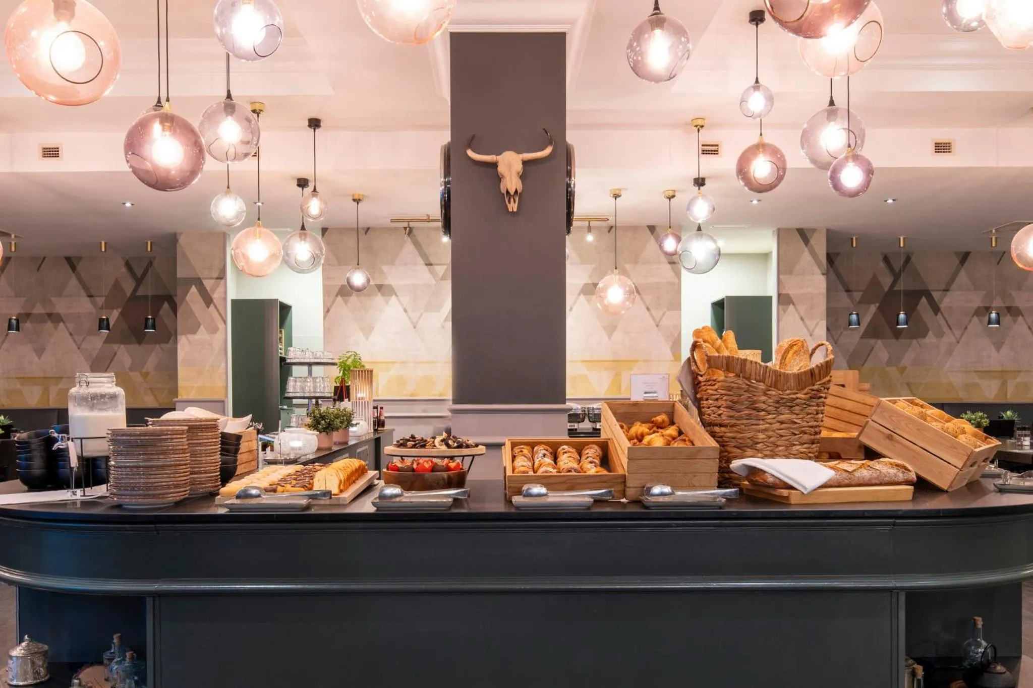 Breakfast in Crowne Plaza Antwerpen by IHG