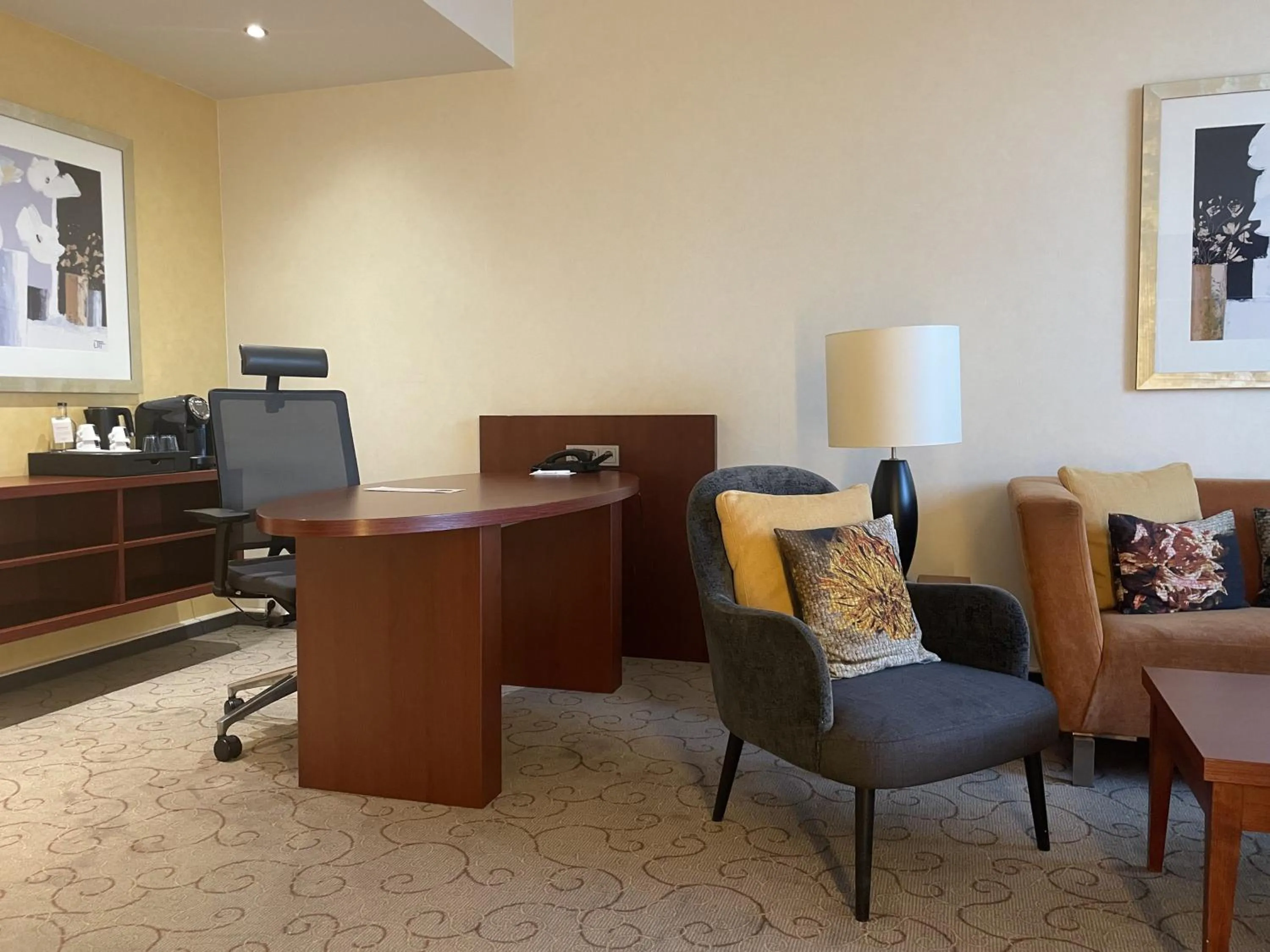 Bedroom in Crowne Plaza Antwerpen by IHG