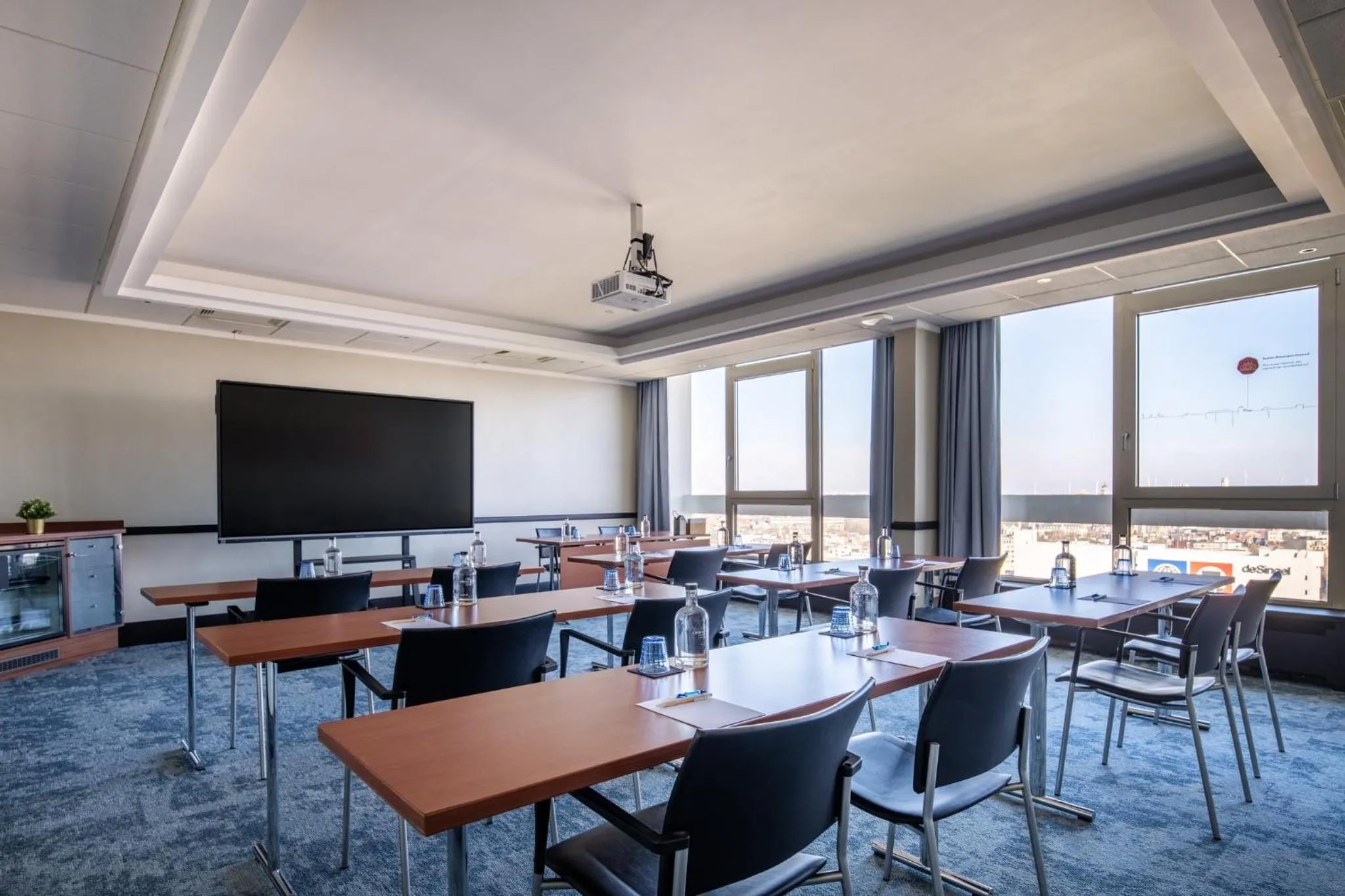 Meeting/conference room in Crowne Plaza Antwerpen by IHG